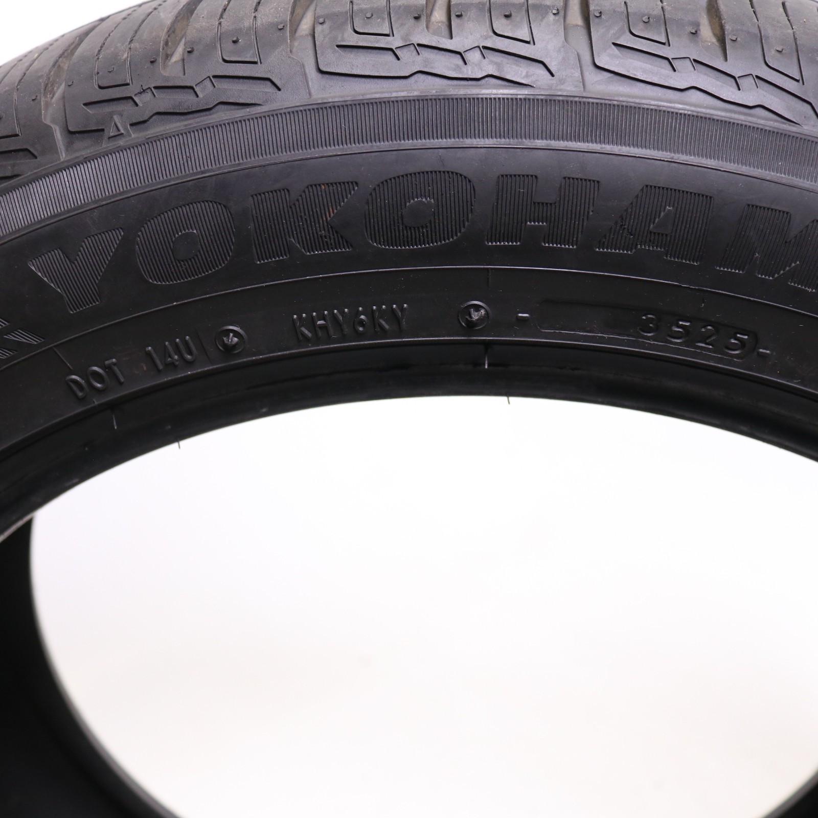 Set of 4 Used 245/50R20 Yokohama YK-CTX – 102V – 9.5-10.5/32