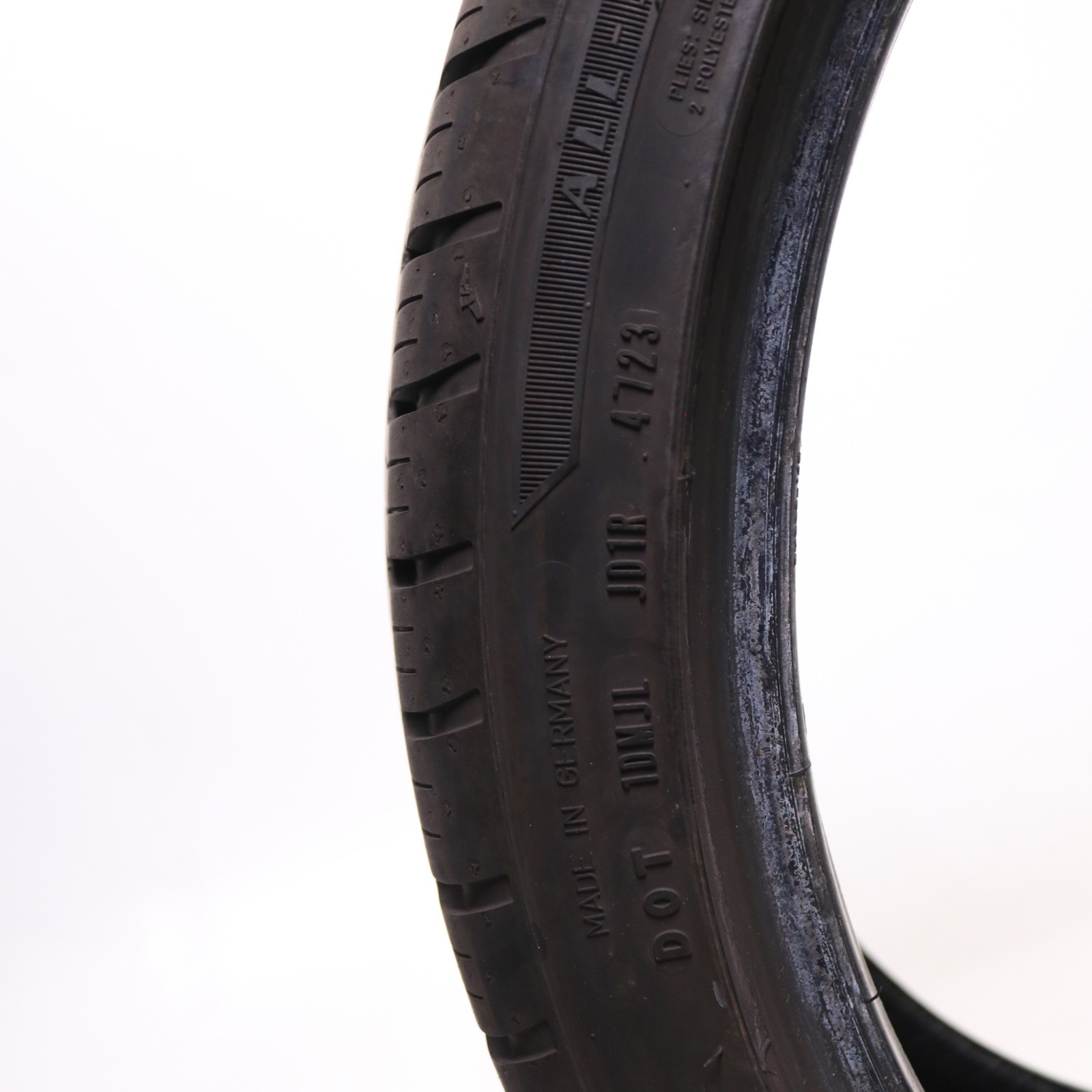 Set of 2 Used 265/35R21 Goodyear Eagle Sport AO SoundComfort – 101H – 8.5-9.5/32