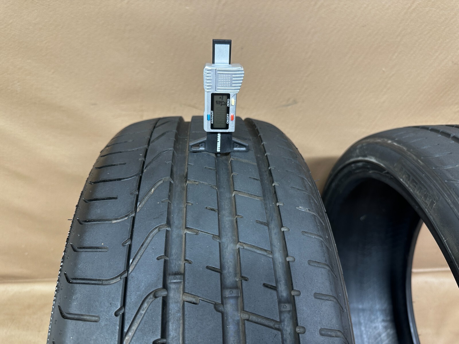 Set of 2 Tires Pirelli P Zero 235/35ZR20 (88Y) 235/35/20 88Y 8/32 Pair
