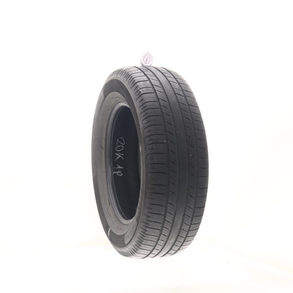 Set of (4) Used 235/65R17 Michelin Defender 2 104H – 6-7.5/32