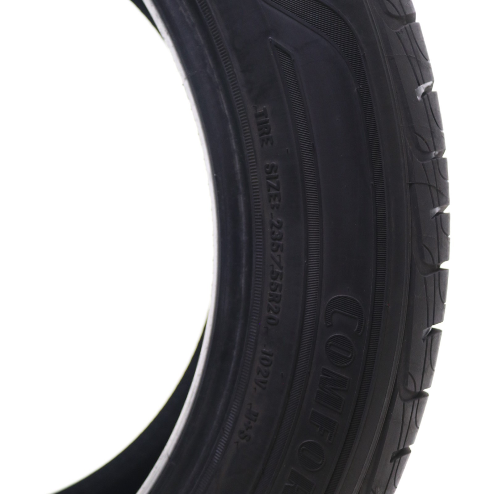Set of 4 Used 235/55R20 Goodyear Assurance ComfortDrive – 102V – 9-10/32