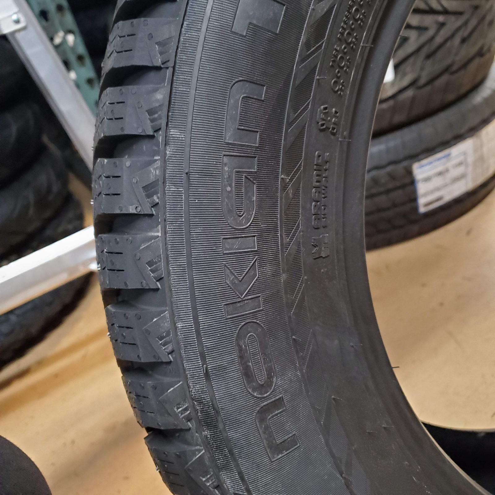 NOS 2 NOKIAN HAKKAPELIITTA 10 SUV STUDDED BSW P 225 60 17 103T XL WINTER TIRE TS