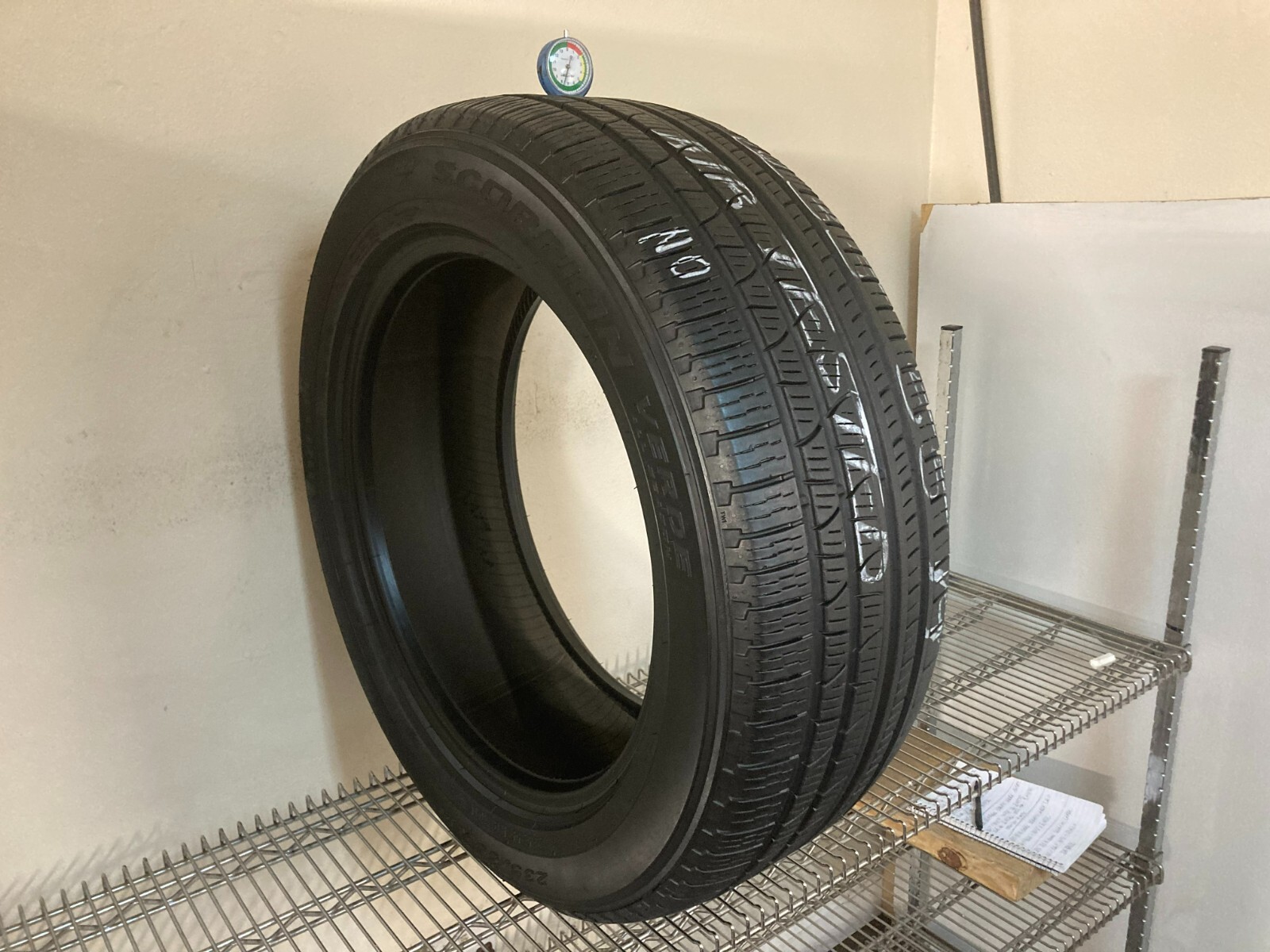 1 Tire 235 55 19 Pirelli Scorpion Verde N0 (7.00-7.80/32 Tread) All Season 101V