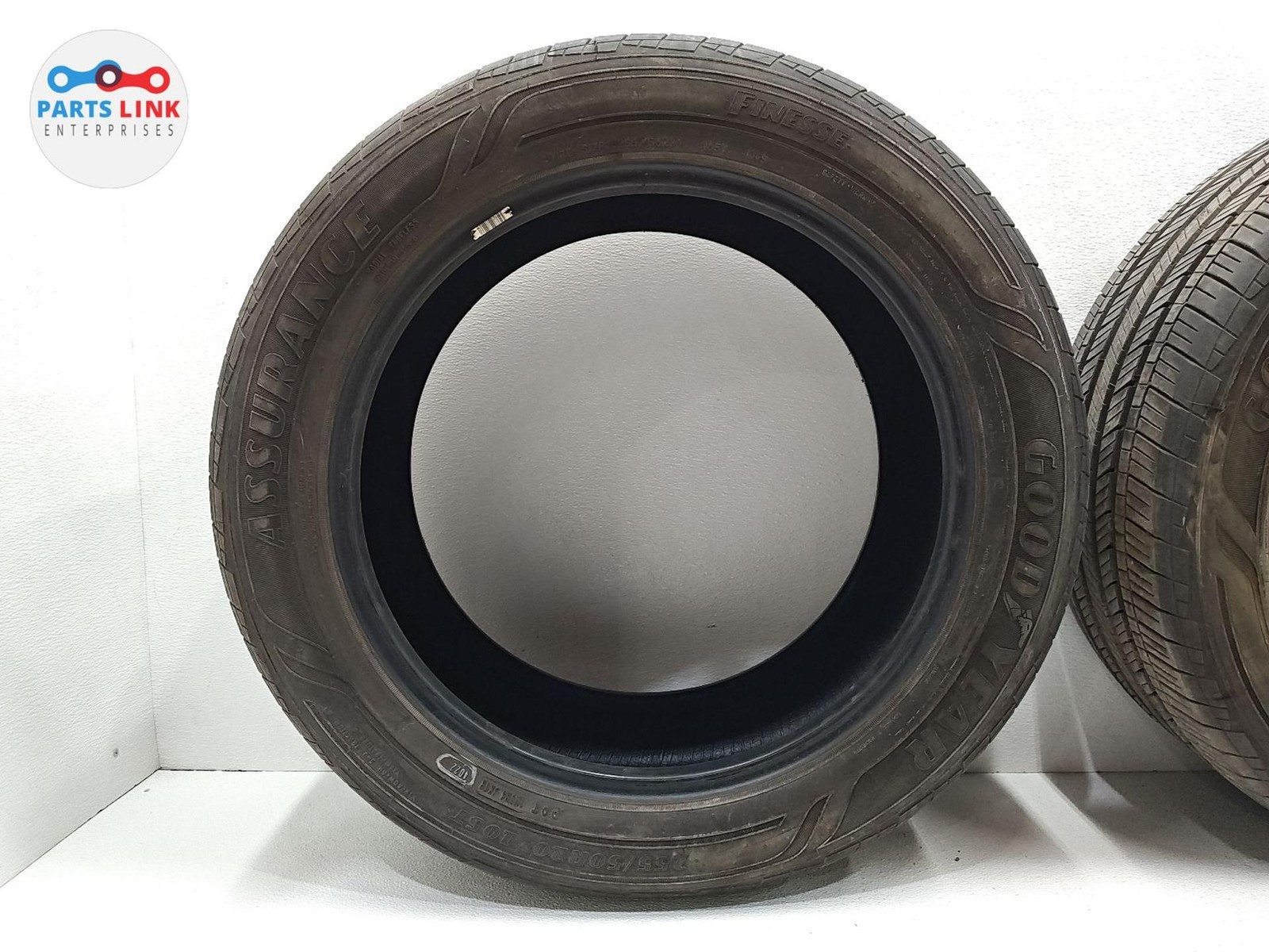 2018-2023 LAND RANGE ROVER VELAR WHEEL TIRE 255/50R20 105T GOODYEAR SET OEM