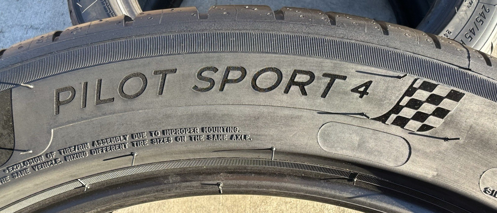 FOUR BRAND NEW 245/45R19 102Y Michelin Pilot Sport 4 Noise Cancelling Tires