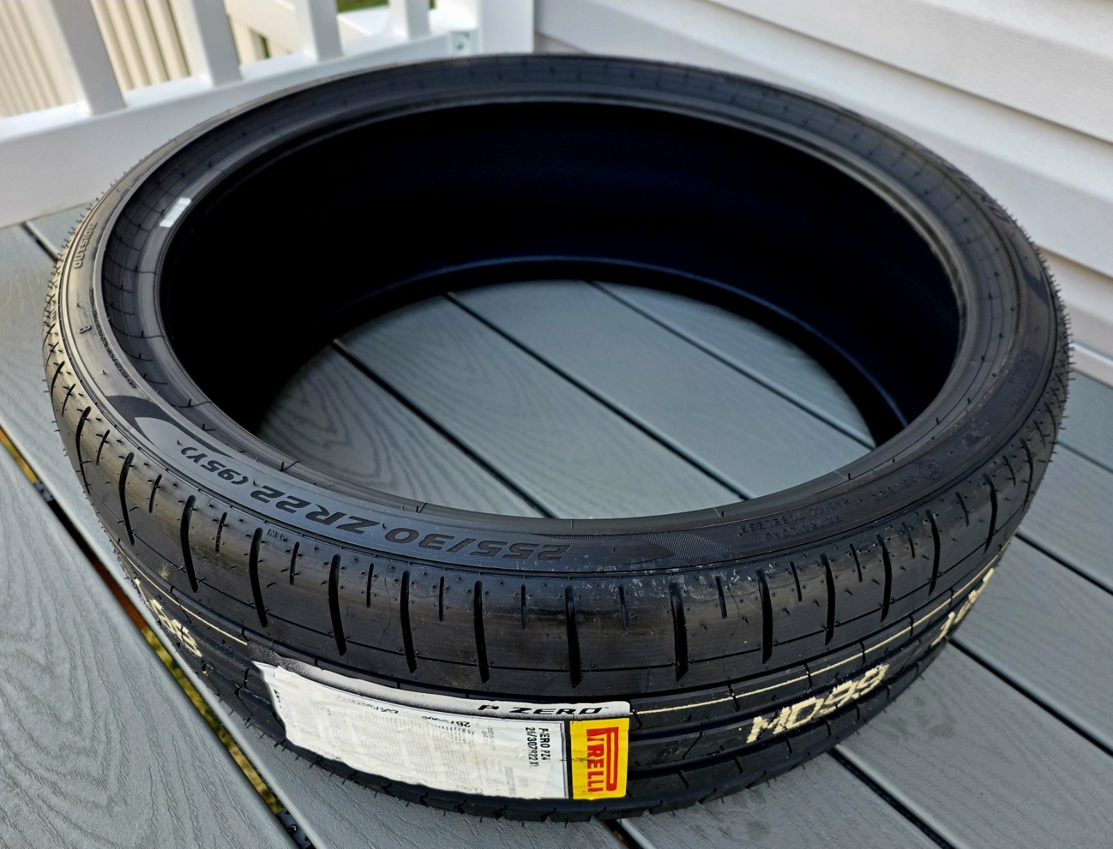 Pirelli P-ZERO PZ4 SPORT 255/30R22 95Y XL Ultra High Performance Tires 255 30 22