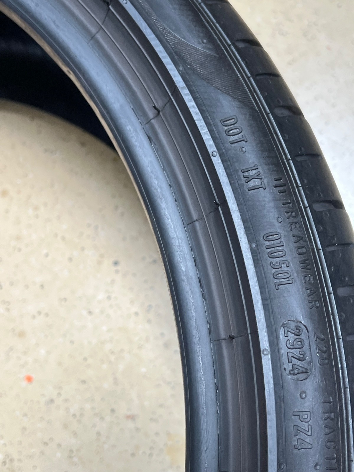 1 – NO REPAIRS 265/30ZR19 XL (93Y) Pirelli P Zero PZ4 (AO) Audi OEM – 5078