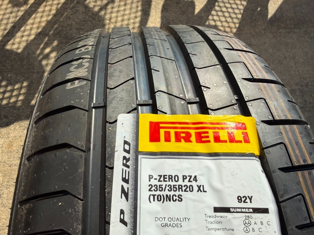 1 SINGLE Pirelli P-Zero (PZ4) 235/35R20XL 92Y Tire 2353520 235 35 20 100%