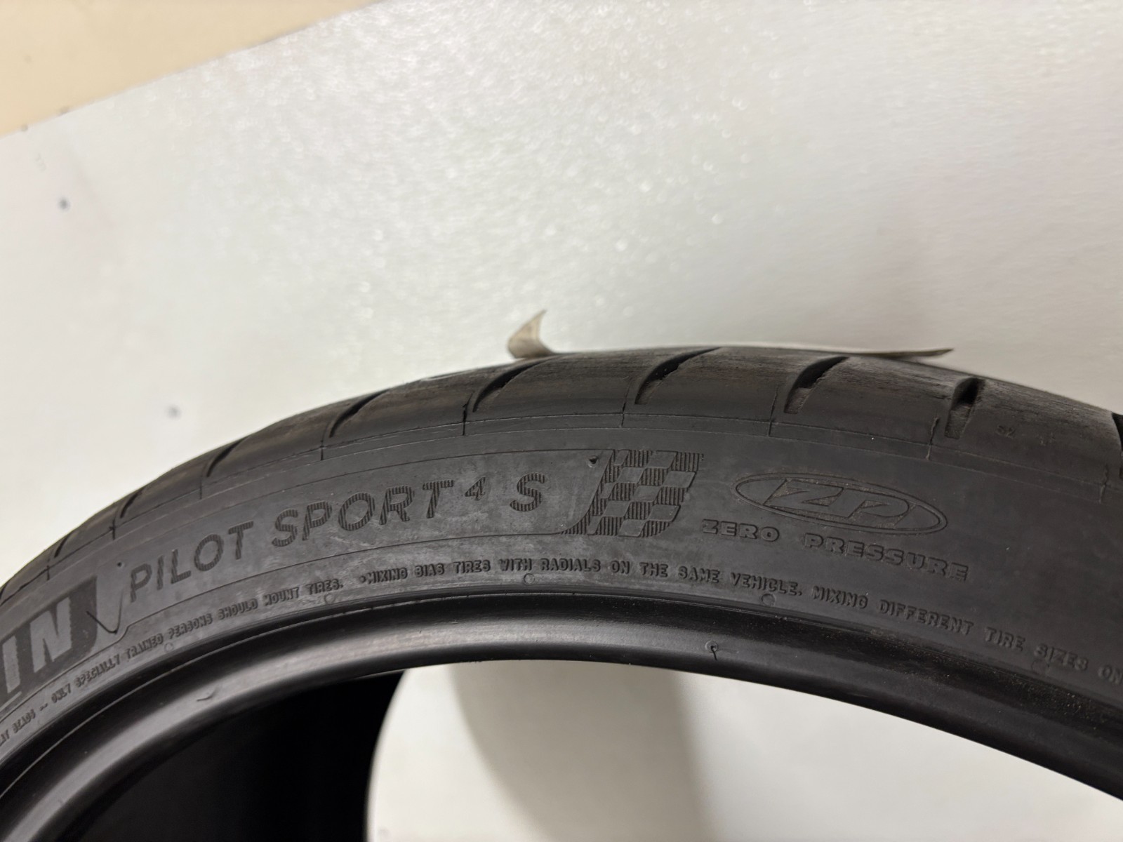 NO SHIPPING ONLY LOCAL PICK UP 2 Tires 345 25 21 Michelin Pilot Sport 4 S ZP