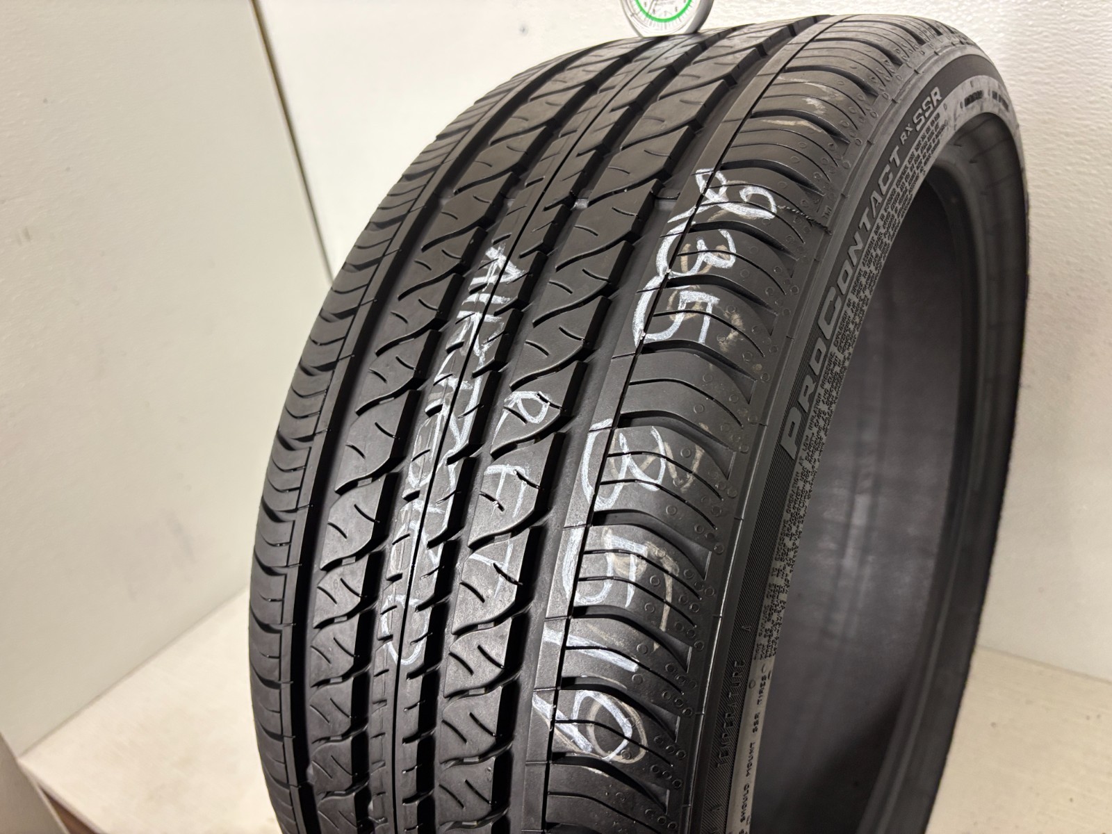1 Tire 235 35 19 Continental ProContact RX Run Flat (8.20/32=90% Tread Left) 91V