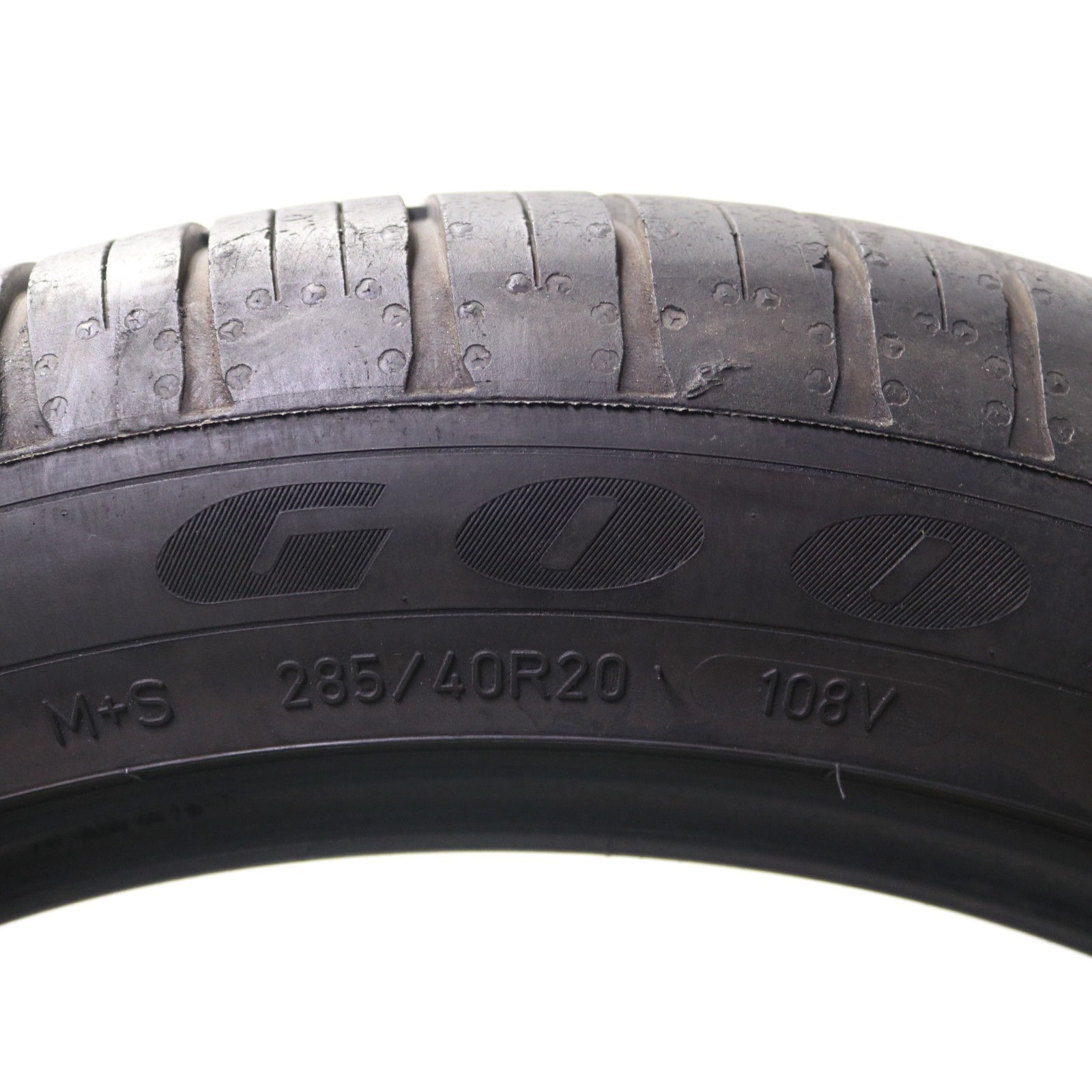 Set of 2 Used 285/40R20 Goodyear Eagle Sport MOExtended Run Flat 108V – 7-7.5/32