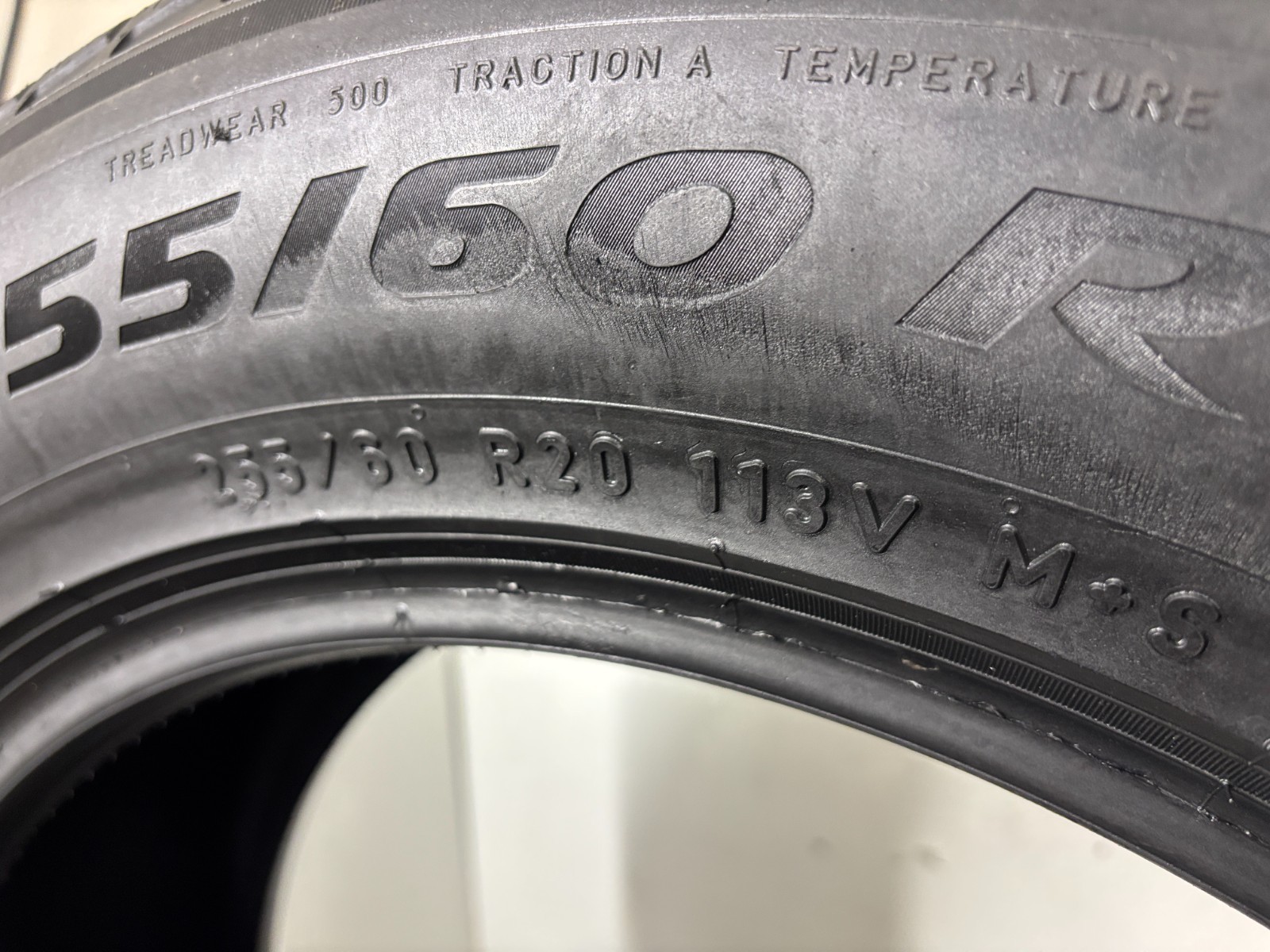 2 Tires 255 60 20 Pirelli Scorpion Zero LR (7.00-8.00/32=77-88% Tread Left) 113V
