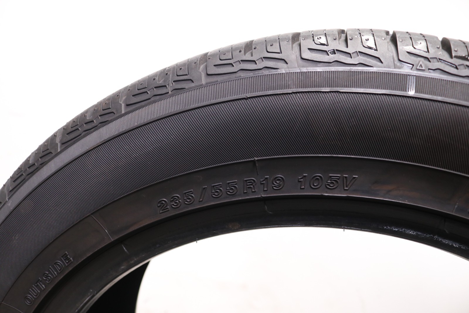 Set of 4 Used 235/55R19 Yokohama YK-CTX – 105V – 9-10/32