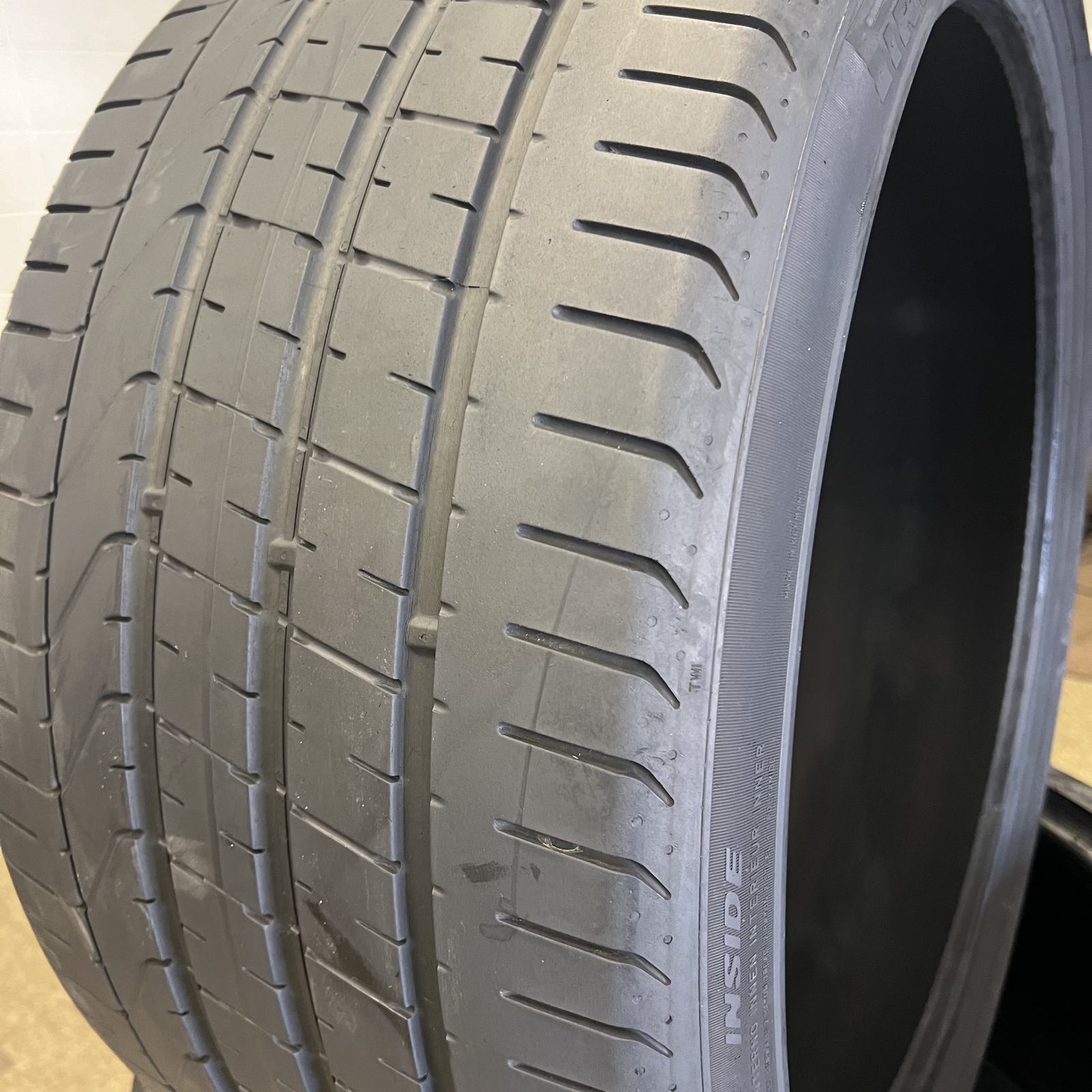 1 LikeNEW Tire Pirelli P Zero PZ4 NO 315/30/22 315/30ZR22 3153022 107Y NO Patch