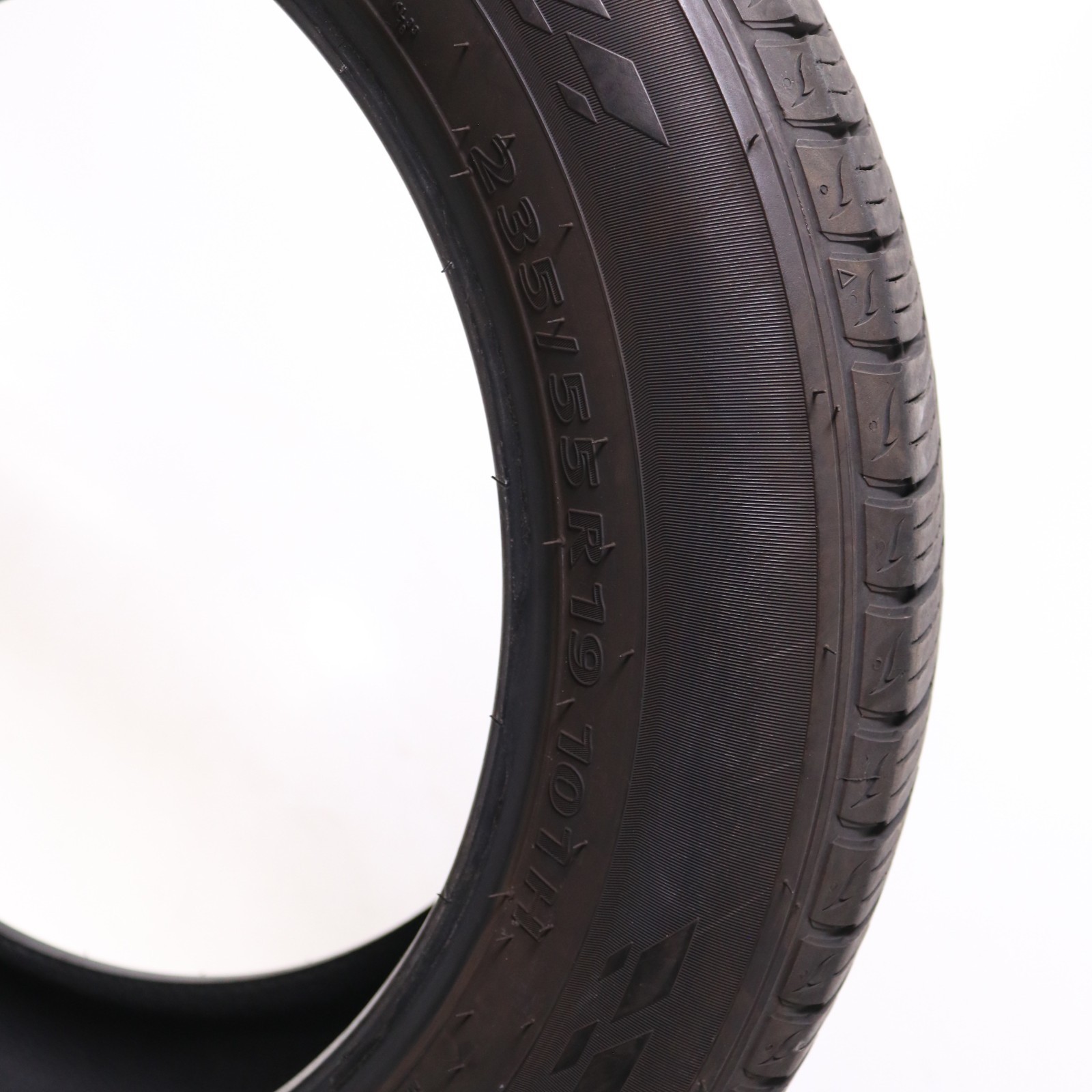 Set of 2 Used 235/55R19 Kumho Crugen Premium AO – 101H – 6-7/32 No Repairs