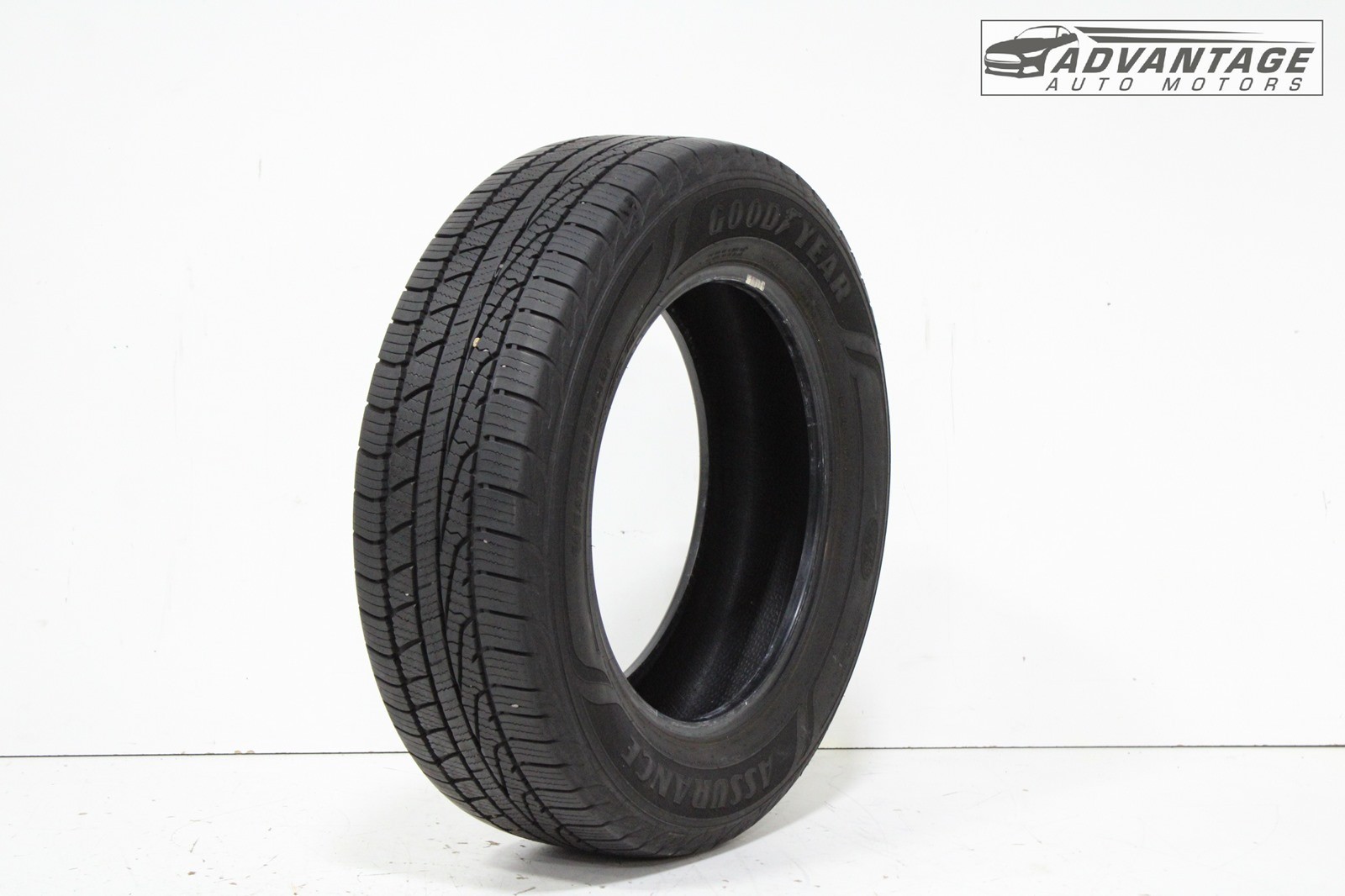 2021-2022 CHEVROLET BLAZER FWD WHEEL TIRE GOOD YEAR 235/65 106H R18 8/32 OEM