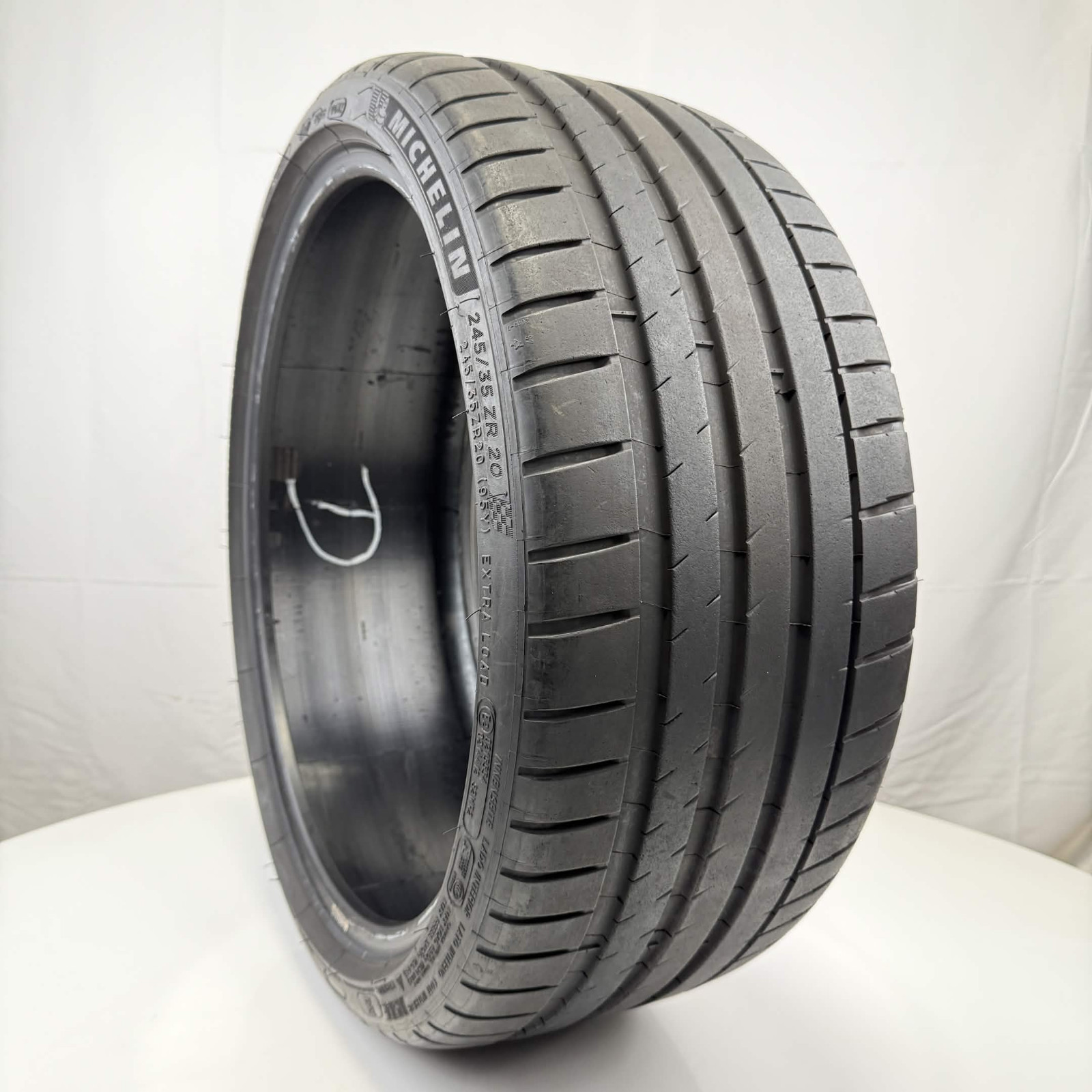 Used 245/35ZR20 Michelin Pilot Sport 4 S K1 95Y 8/32 (DOT 18)