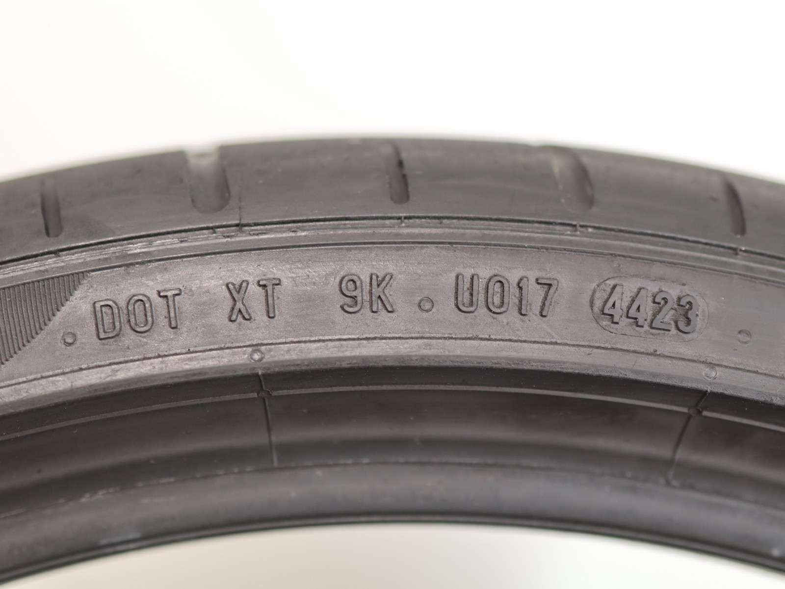 235/35ZR20 Pirelli Pzero PZ4 Porsche N1 88Y 5.5/32 DOT 4423 1M20