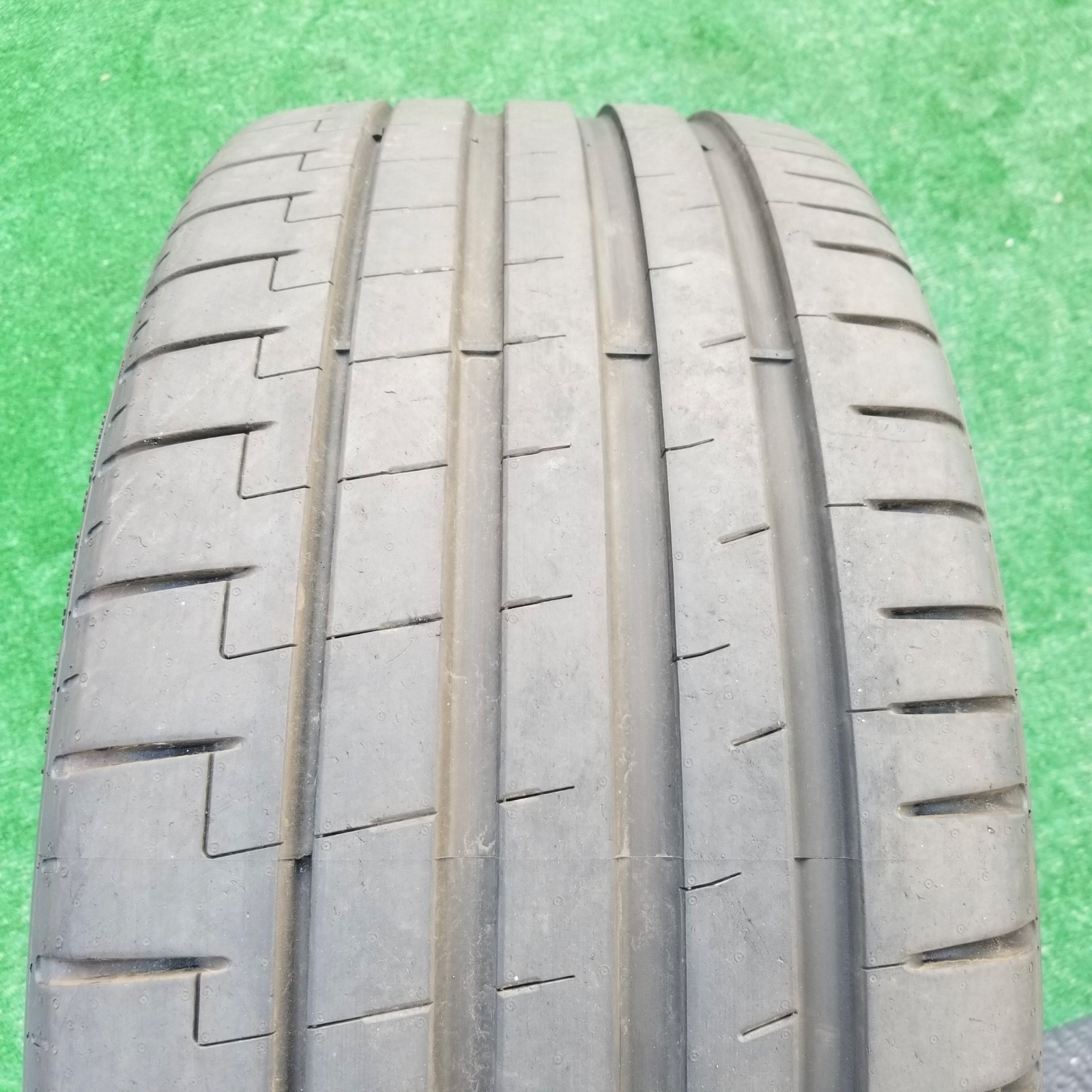 285/35R23 Pirelli P Zero PZ5 Elect Tire L1 Lamborghini Urus SE 285/35ZR23 100%