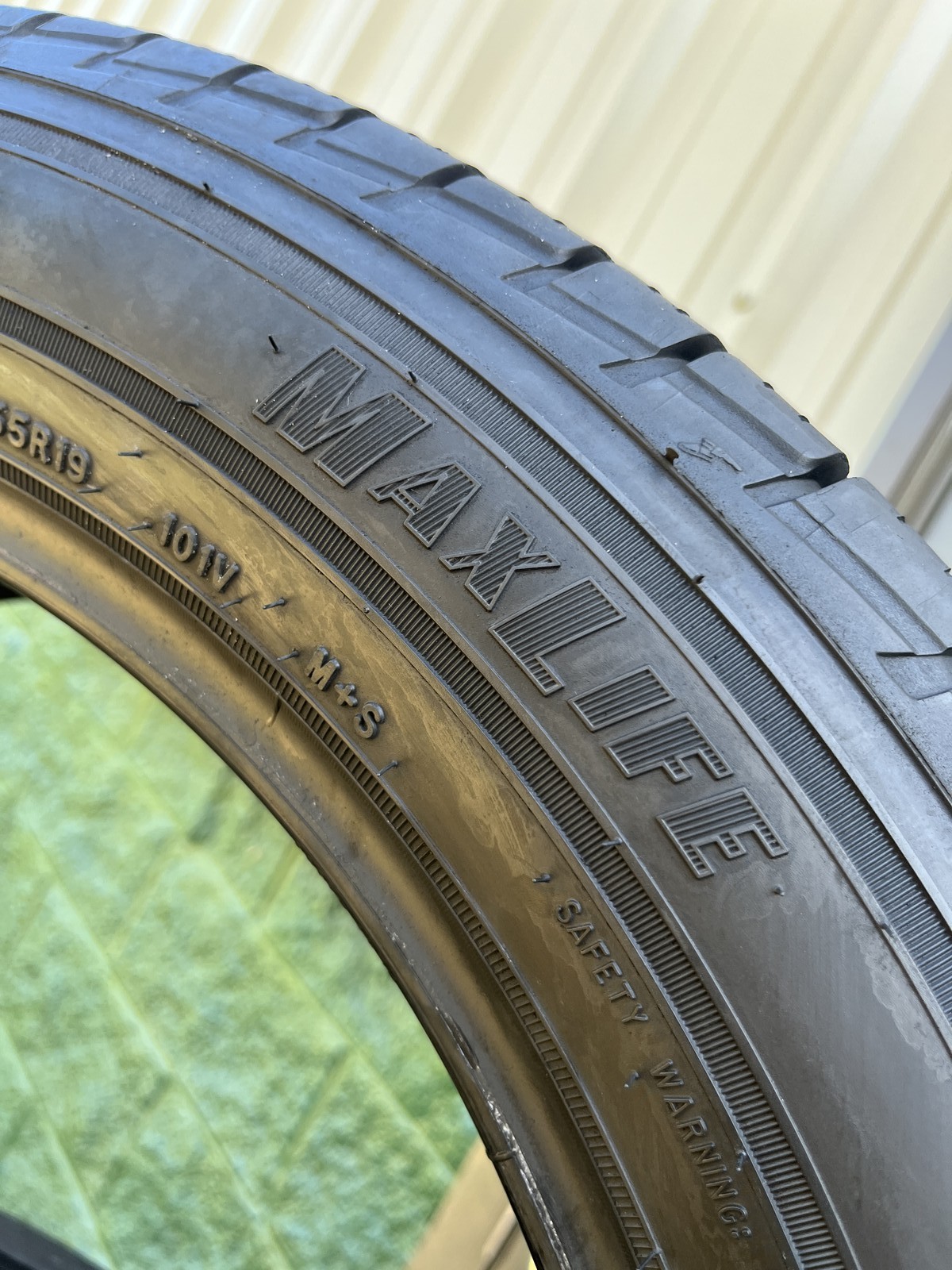 1 Tire Goodyear Assurance MaxLife 235/55E19 101V DOT.0124 10.75/32