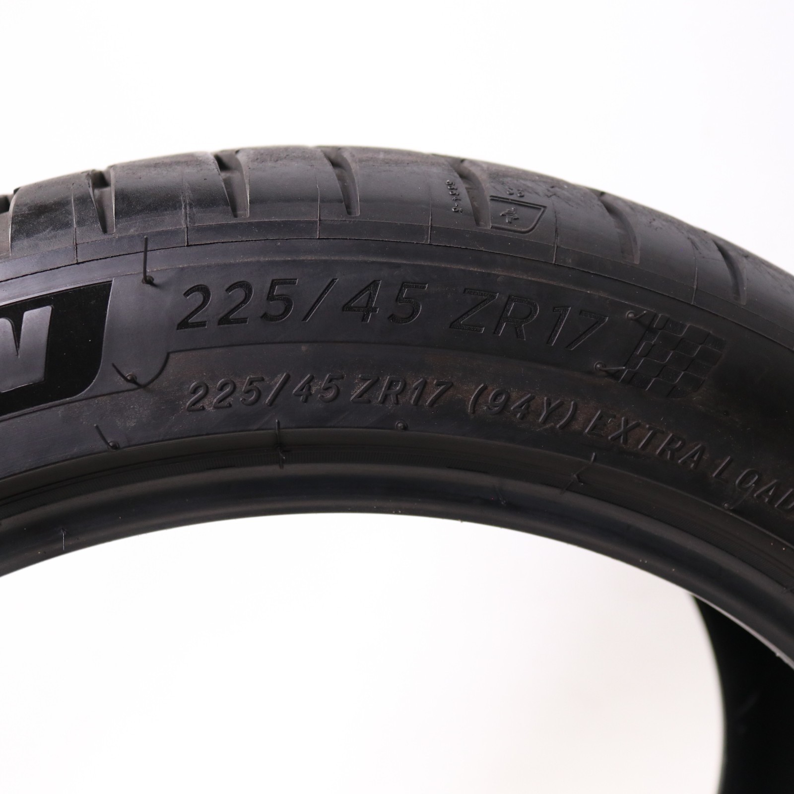 Used 225/45ZR17 Michelin Pilot Sport 4 S – 94Y – 8/32 No Repairs