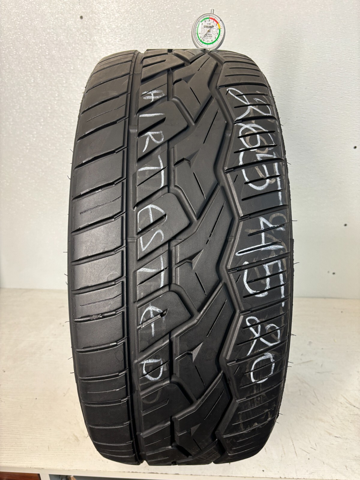 1 Tire 265 45 20 Nitto NT420V (8.00-8.50/32 Tread Left) NO REPAIRS 108V