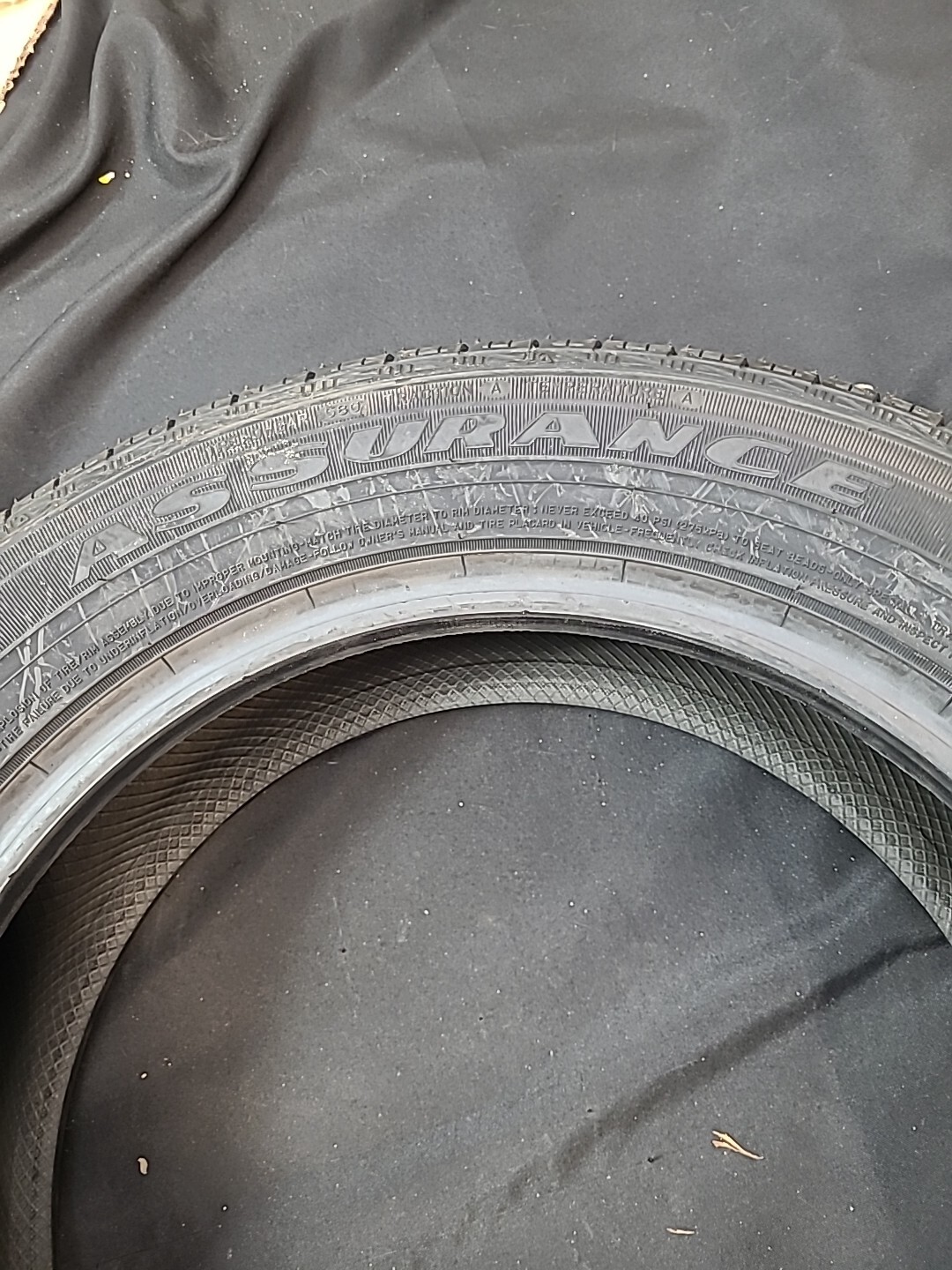 Goodyear-738-609-571-Assurance-Fuel Max-P175/65R15-84H-DATE CODE:0423