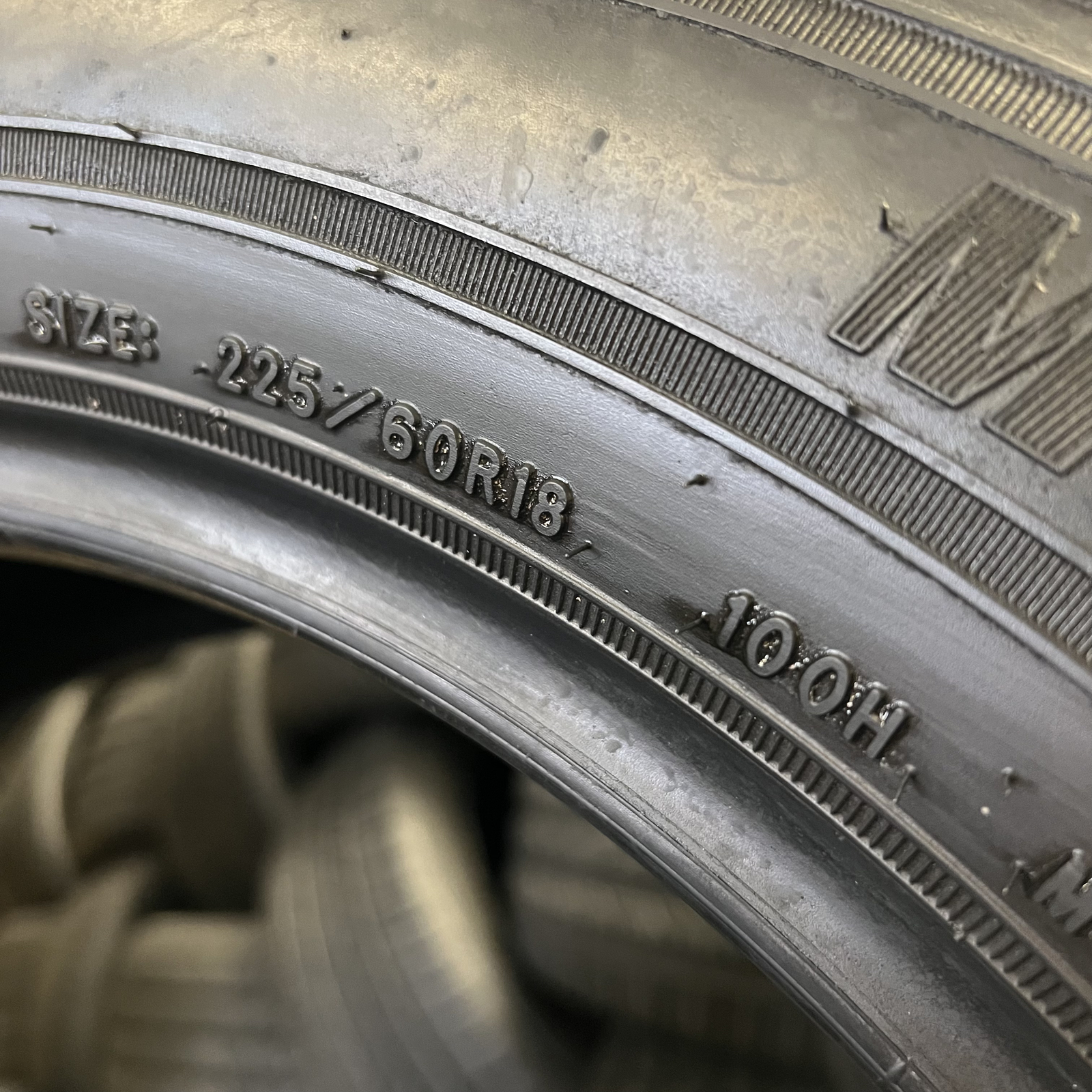 1 Tire LikeNEW Goodyear Assurance MaxLife 225/60R18 100H DOT.0423 No Patch