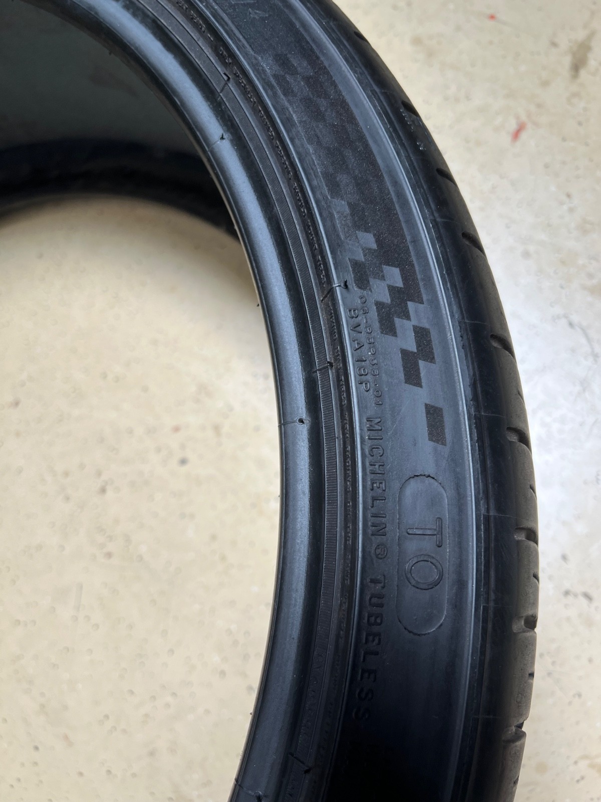 1 – 255/35ZR21 XL (98W) Michelin Pilot Sport All Season 4 Acoustic (T0) – 4156