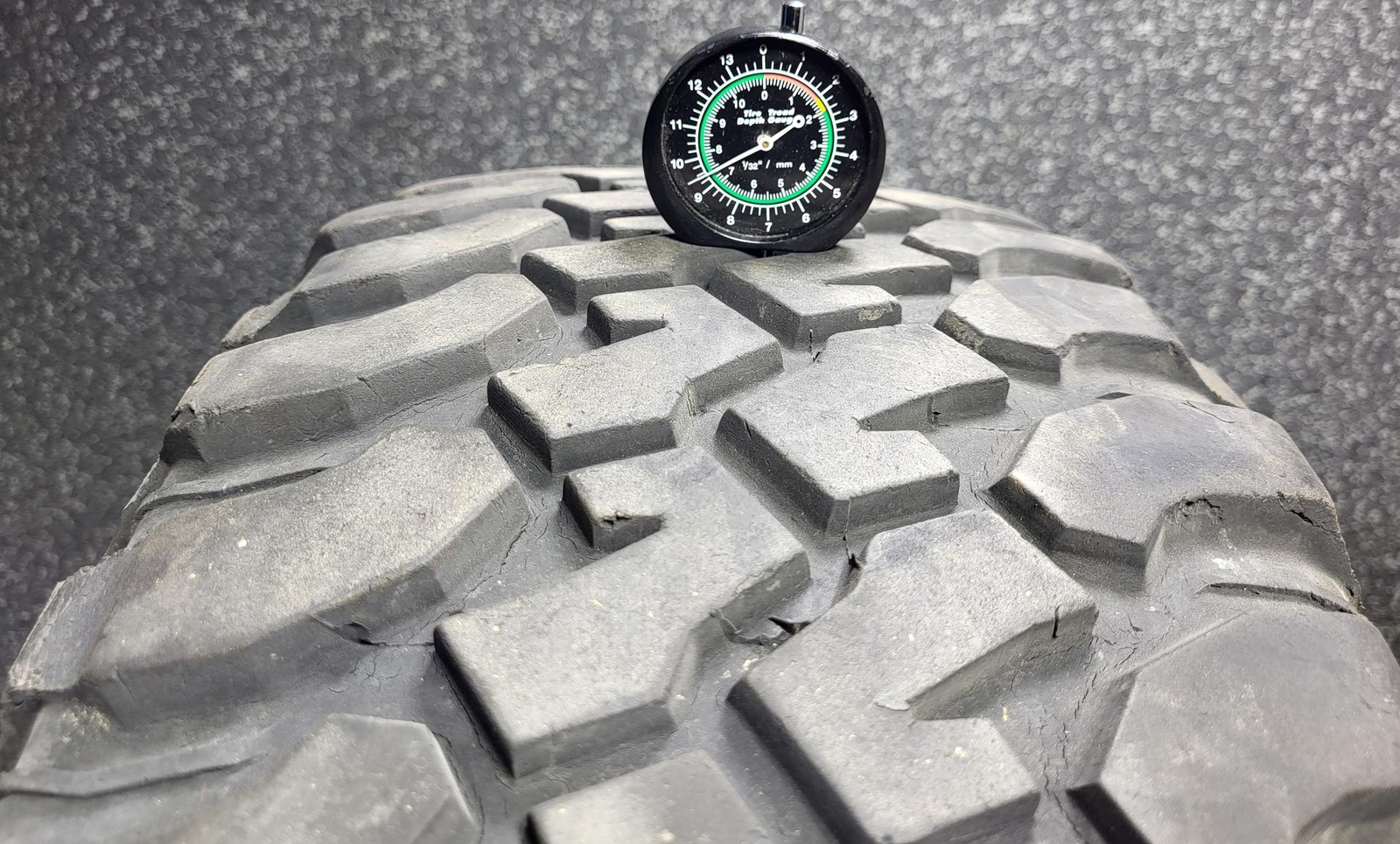 BFGoodrich Mud-Terrain T/A KM LT255/75R17 111/108Q Light Truck SUV Tire DOT 4513