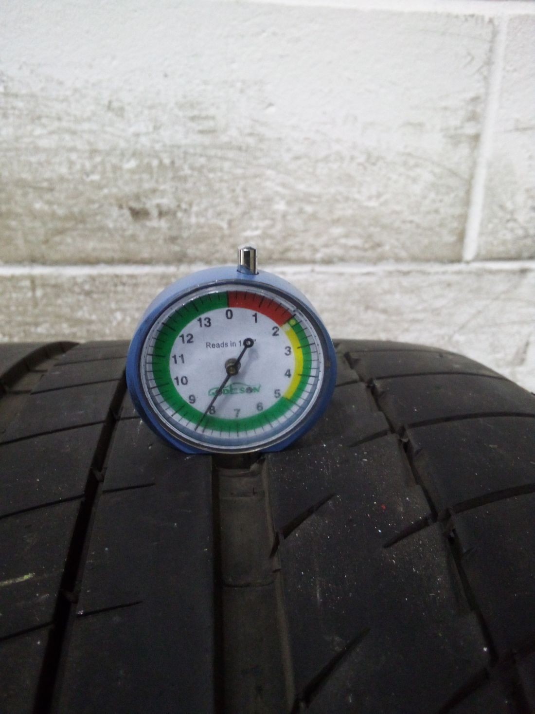 1x P305/30R19 Michelin Pilot Sport PS2 N2 8/32 102 Y Used Tire 3053019