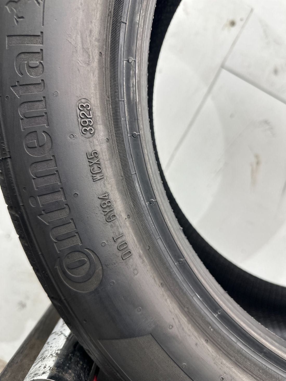 1 Used Continental ProContact GX SSR Run Flat P235/50R19 2355019 235/50/19 9/32