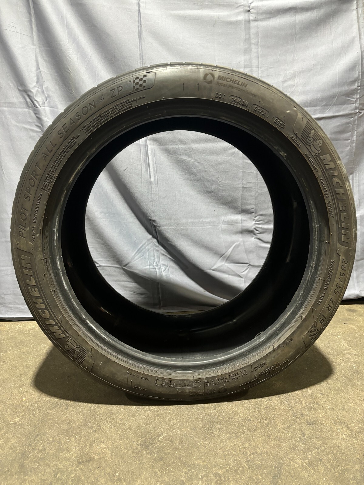 1(One) 285/35ZR19 Michelin Pilot Sport A/s 4 ZP 99Y Runflat – 6/32