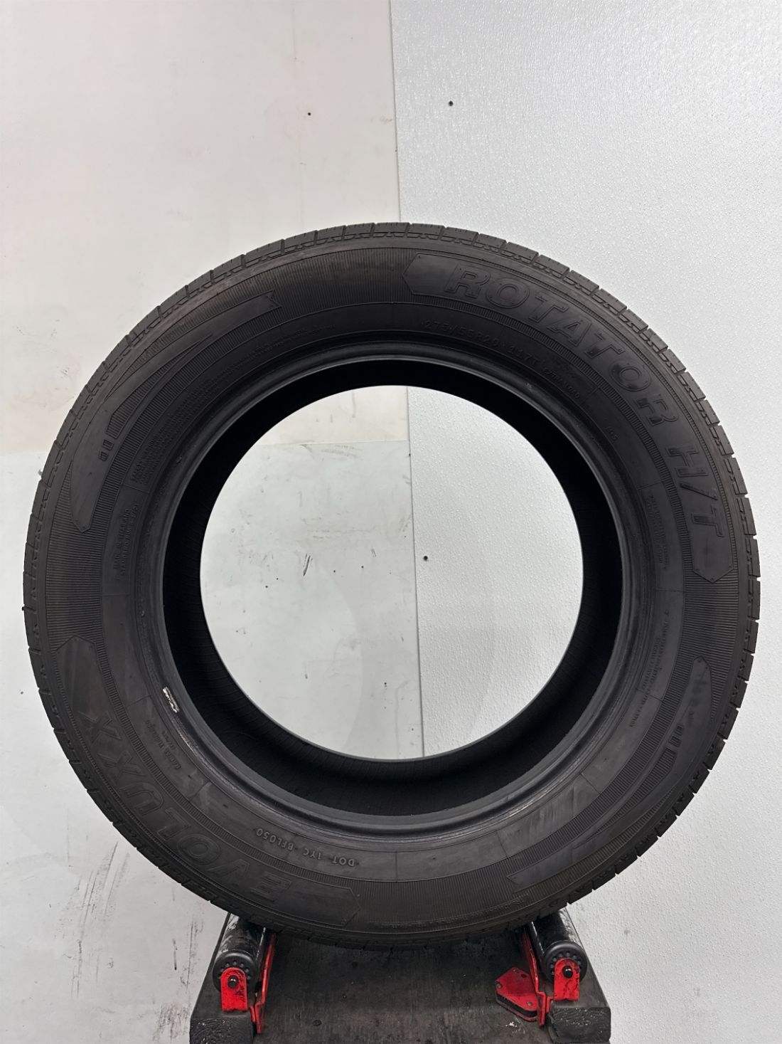 Used P275/55R20 Evoluxx Rotator H/T 117 T – 10/32