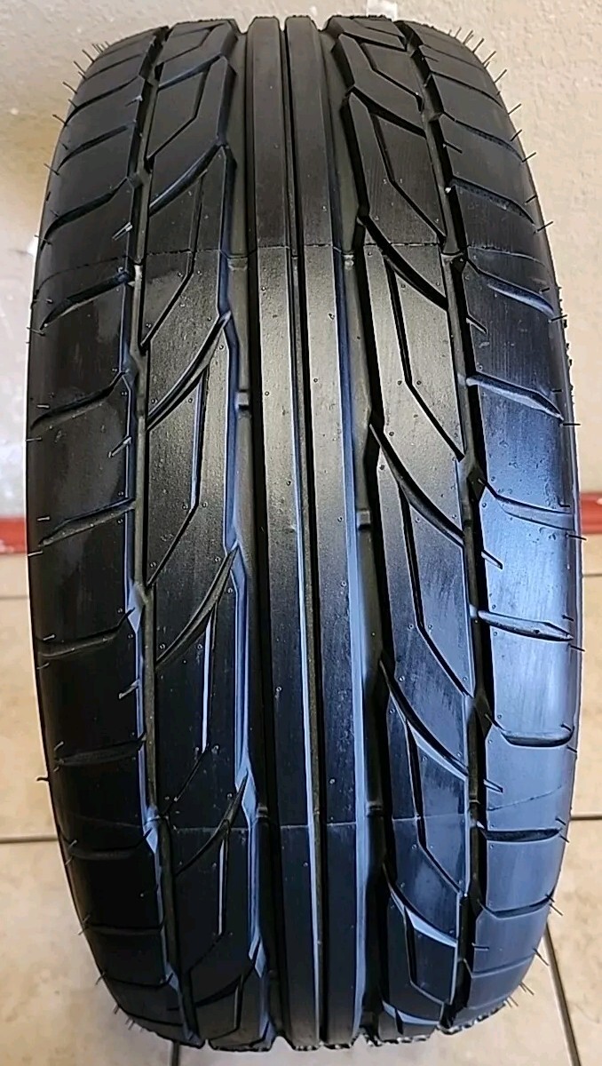225/50ZR17 98W Nitto NT555 G2 10/32 DOT 5023 2255017