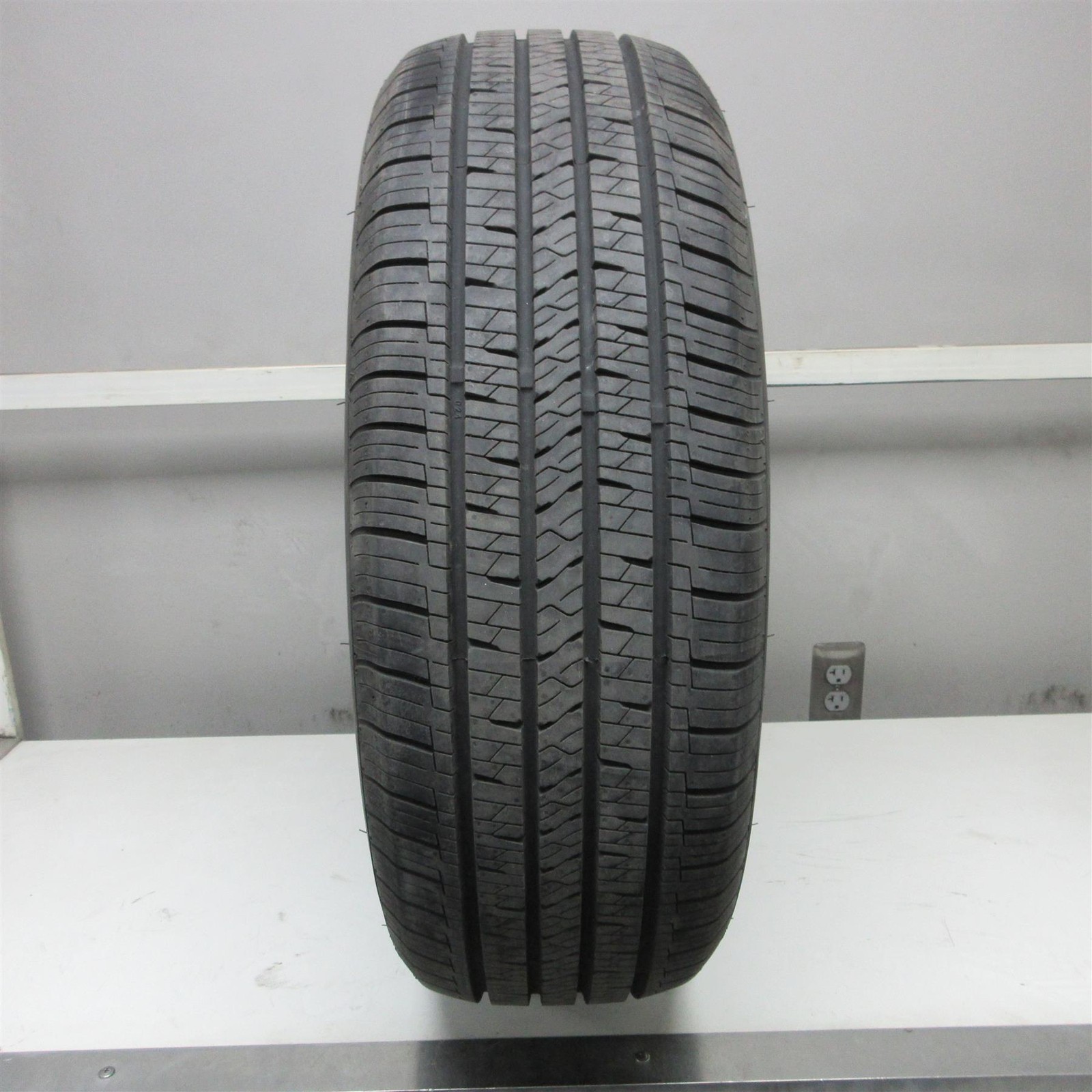 225/60R18 West Lake Foray RP218 104H Used Tire (10/32nd) NO PATCHES! (QTY 1)
