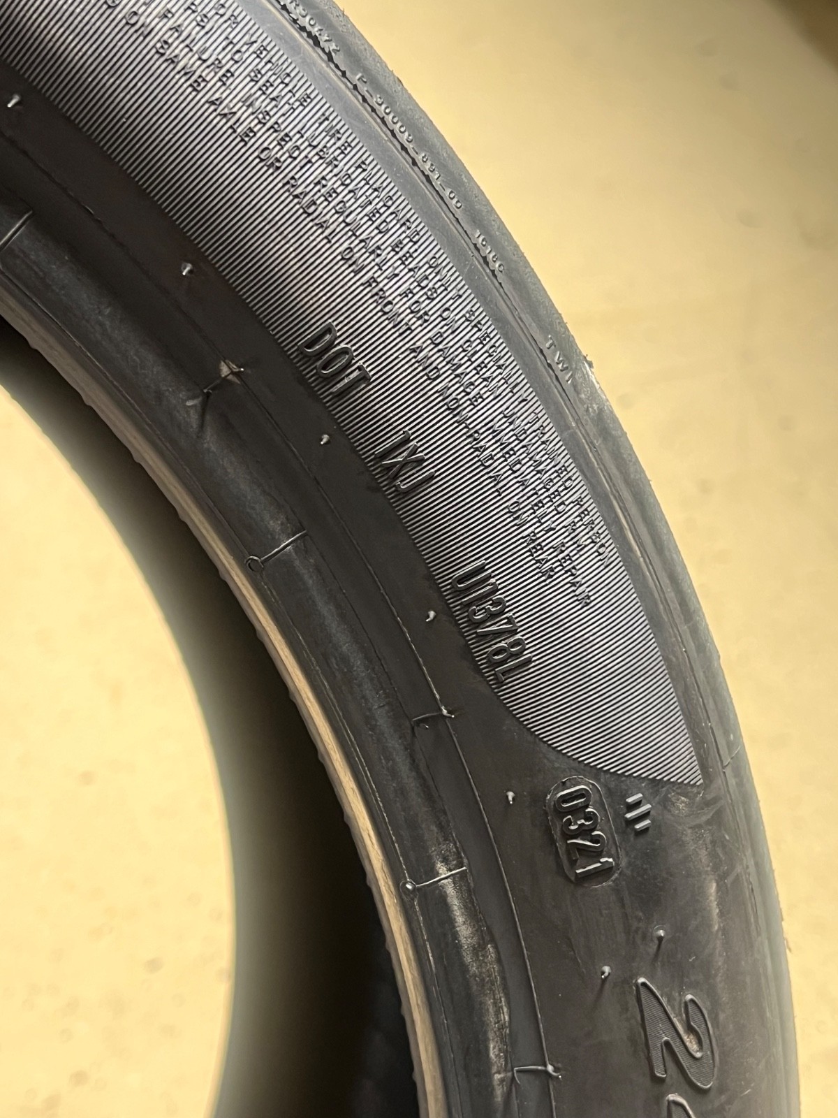 2 – NO REPAIRS 245/35ZR19 XL (93Y) Pirelli P Zero Trofeo R (MC1) McLaren – 7133