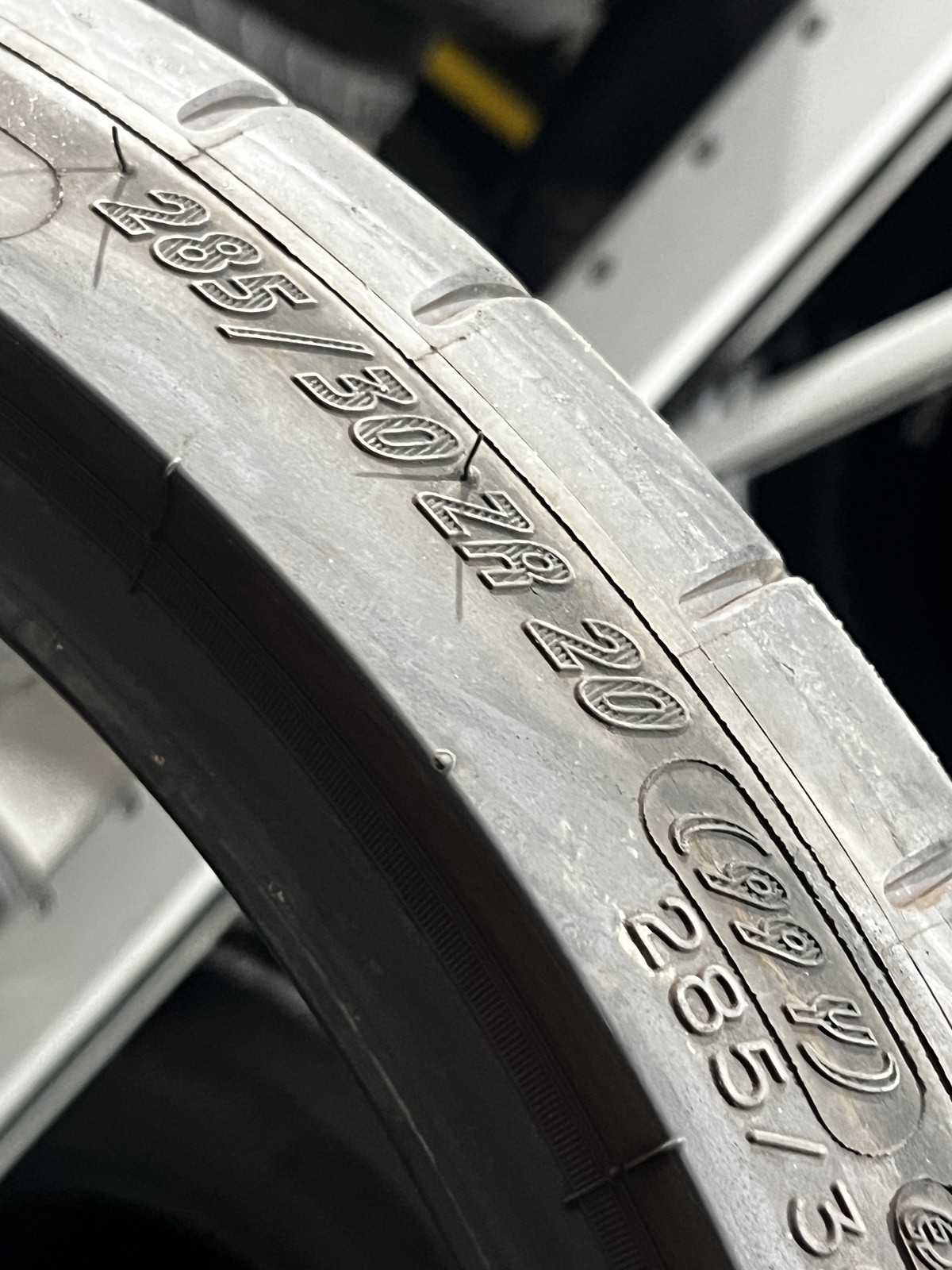1 Tire Michelin Pilot Super Sport ★ BMW 285/30ZR20 99Y DOT.0124 7/32