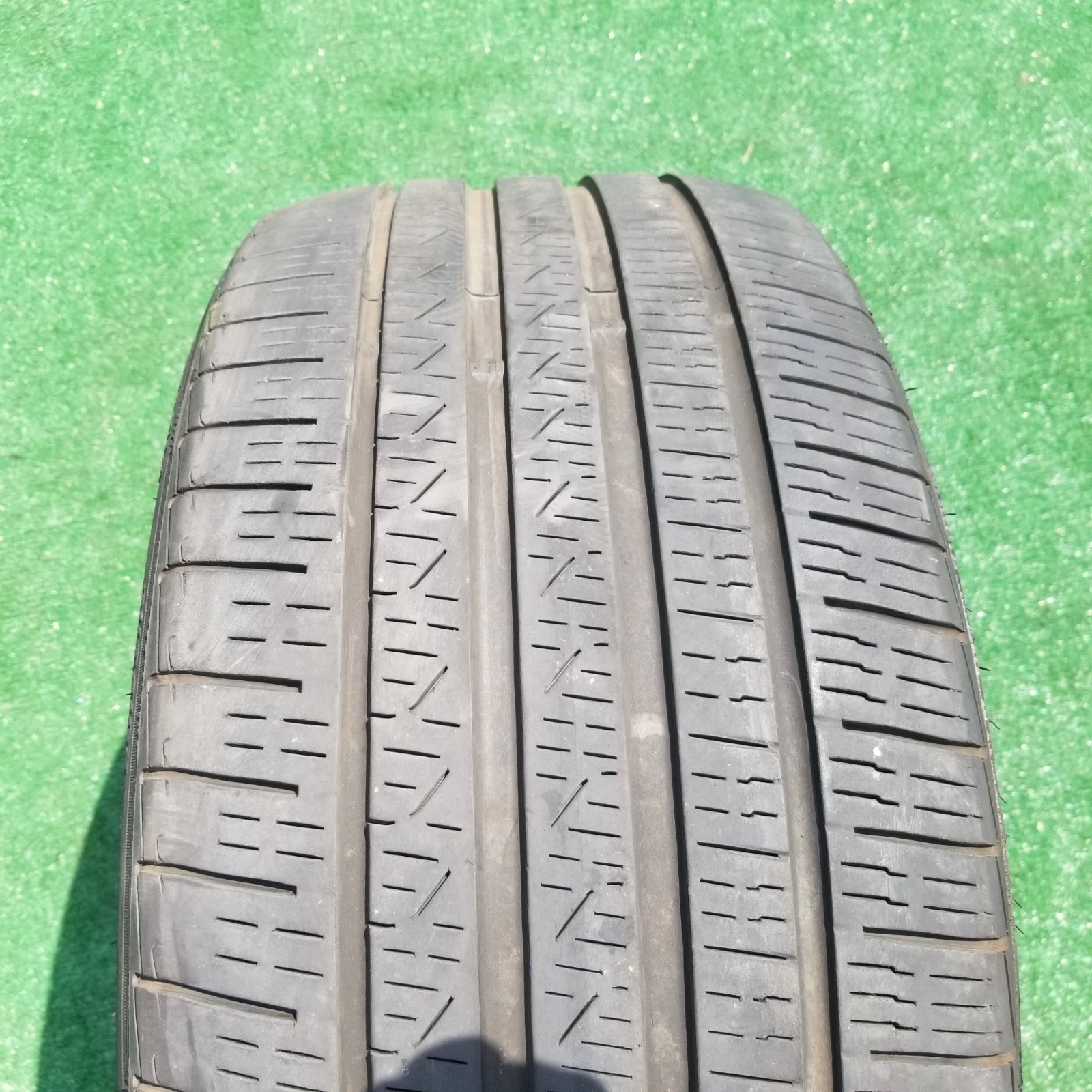 255/35R20 Pirelli Cinturato P7 All Season Tire J Jaguar 255/35R-20 97H 60% Tread