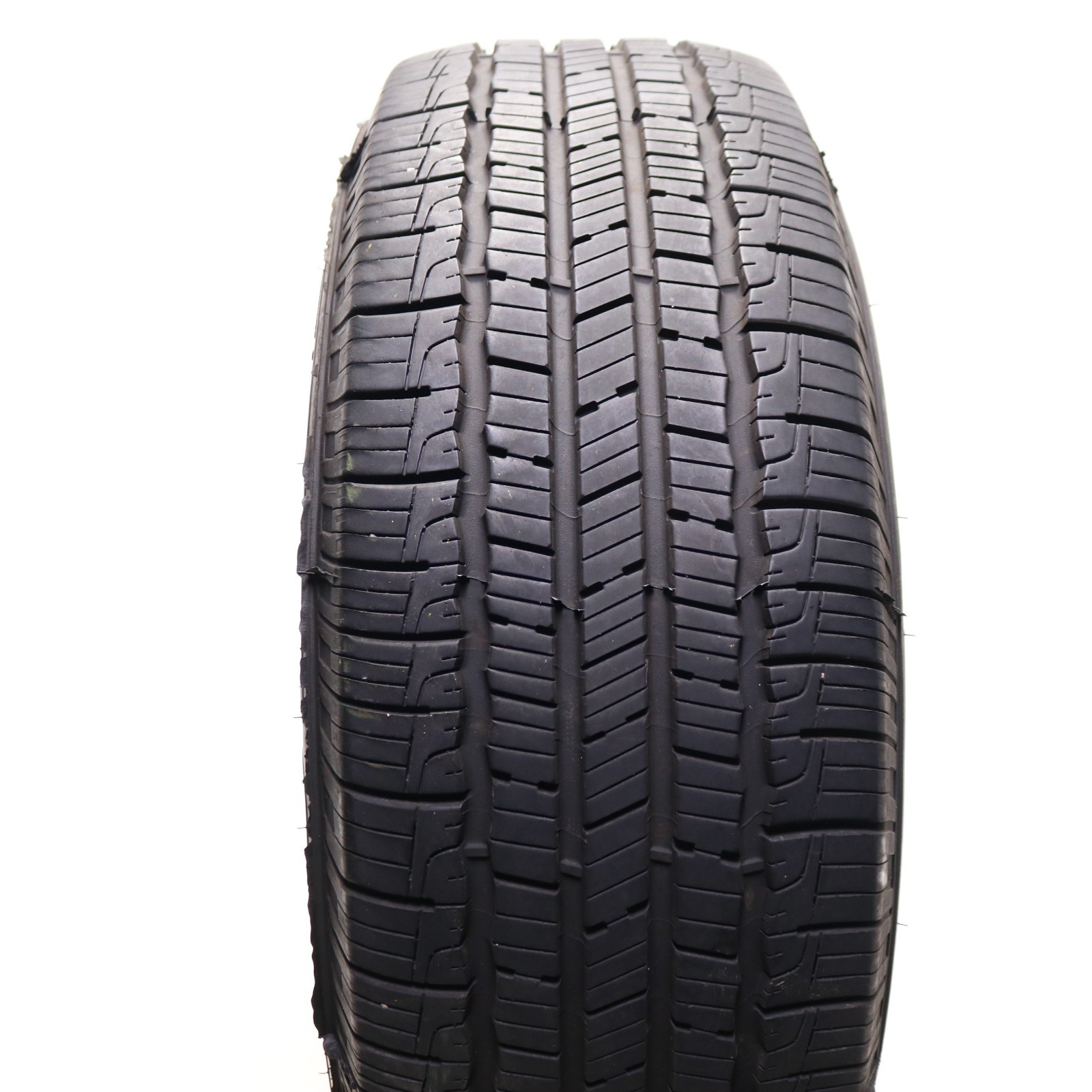 Set of 2 Used 235/65R17 Goodyear Reliant All-Season – 104V – 9-10/32