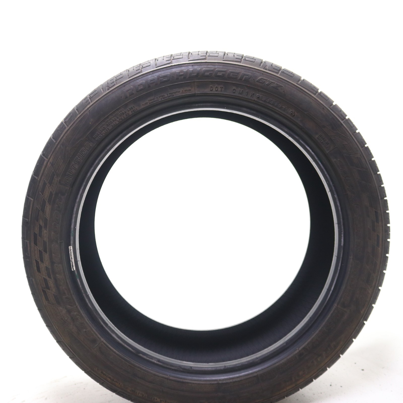 Used 245/45ZR18 Road Hugger GTZ – 100W – 6/32 No Repairs