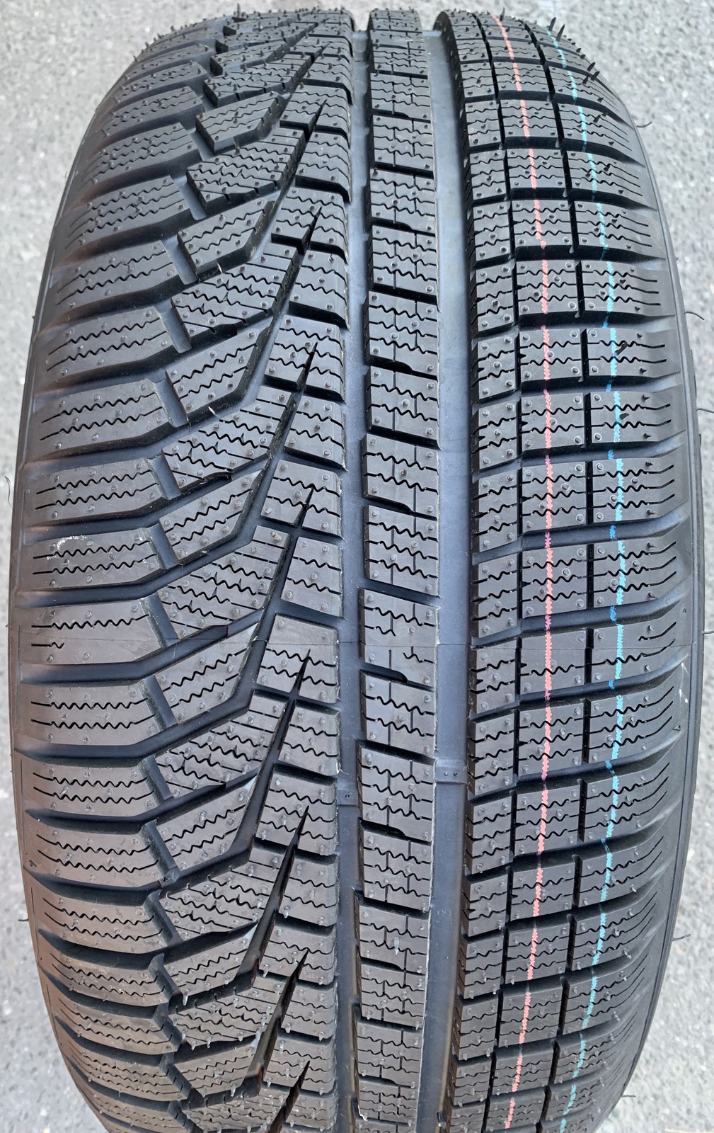 1 Winter Tire 225/50 R17 98H Hankook Winter Icept Evo 2 * RSC HRS M+S New 568-1