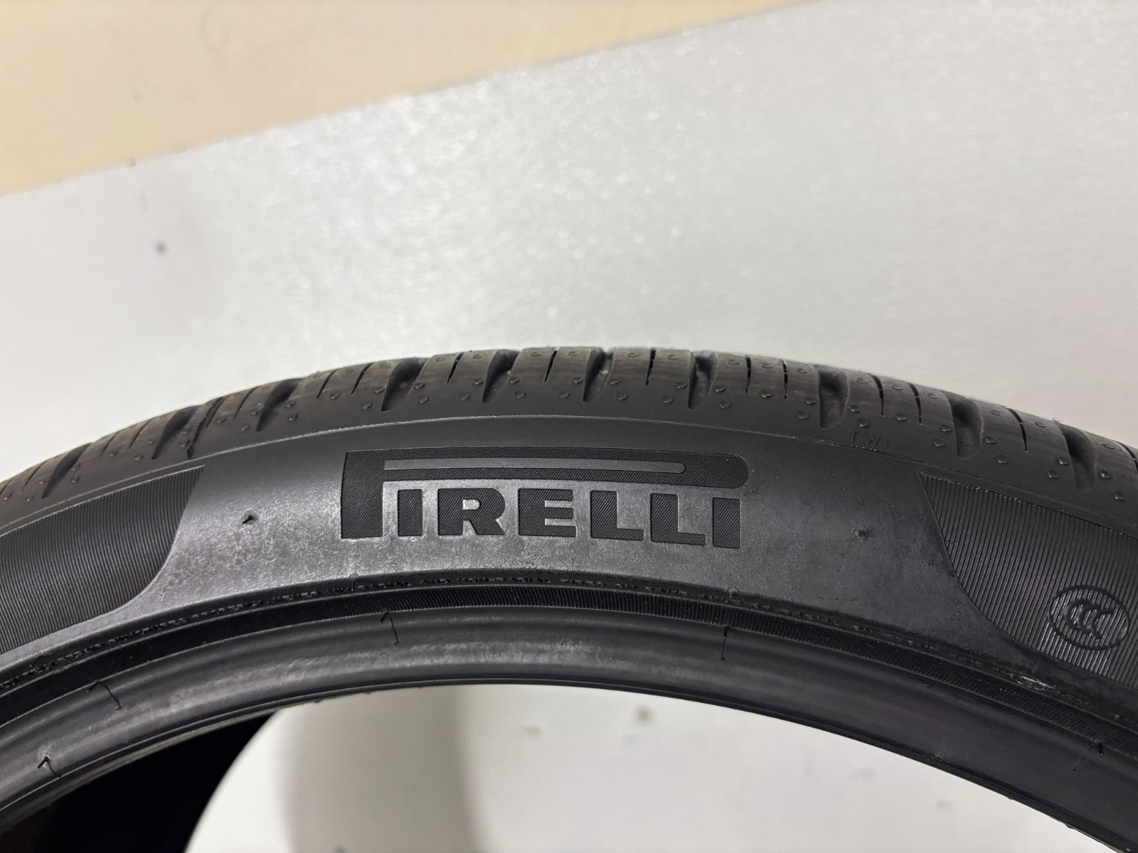 NO SHIPPING ONLY LOCAL PICK PICK UP 2 Tires 315 30 22 Pirelli P Zero All Season