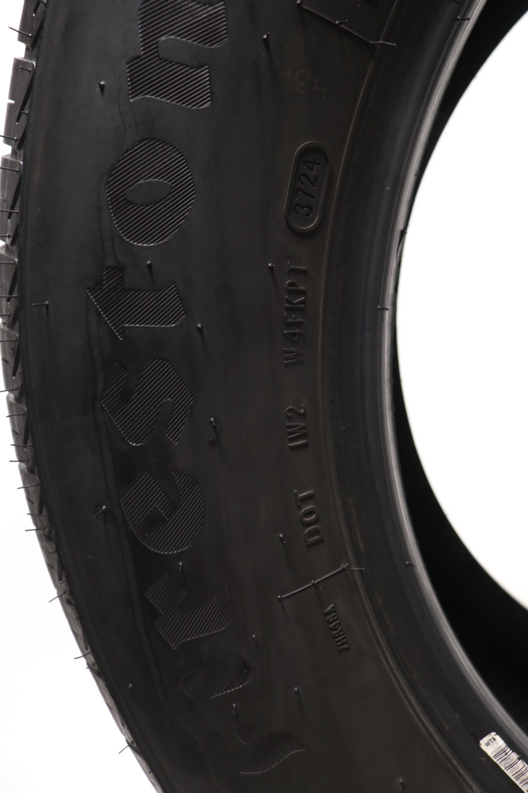 Set of 4 Used 255/60R18 Firestone Firehawk Pursuit – 108V – 8-8.5/32