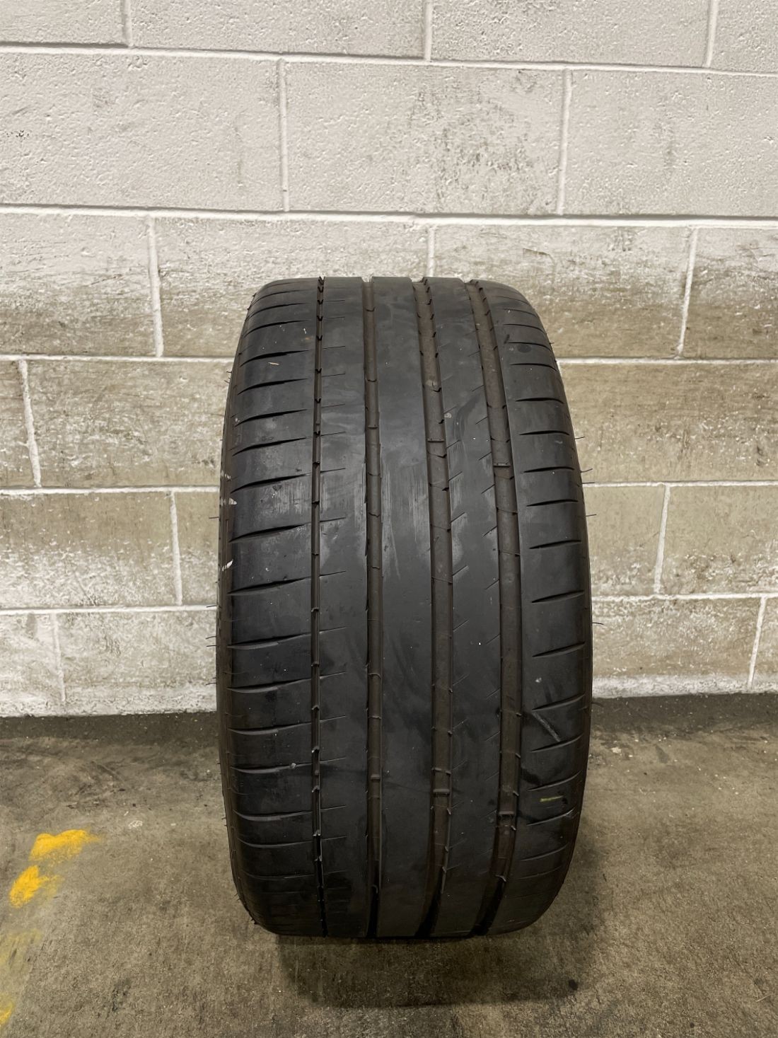 1x P295/35R21 Michelin Pilot Sport 4 SUV MO1 8/32 107 Y Used Tire 2953521