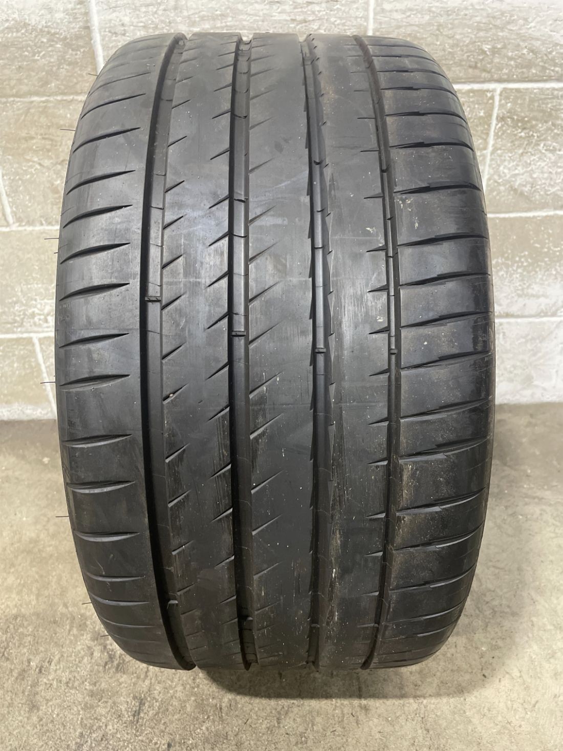 1x P295/30R21 Michelin Pilot Sport 4S 8/32 102 Y Used Tire 2953021