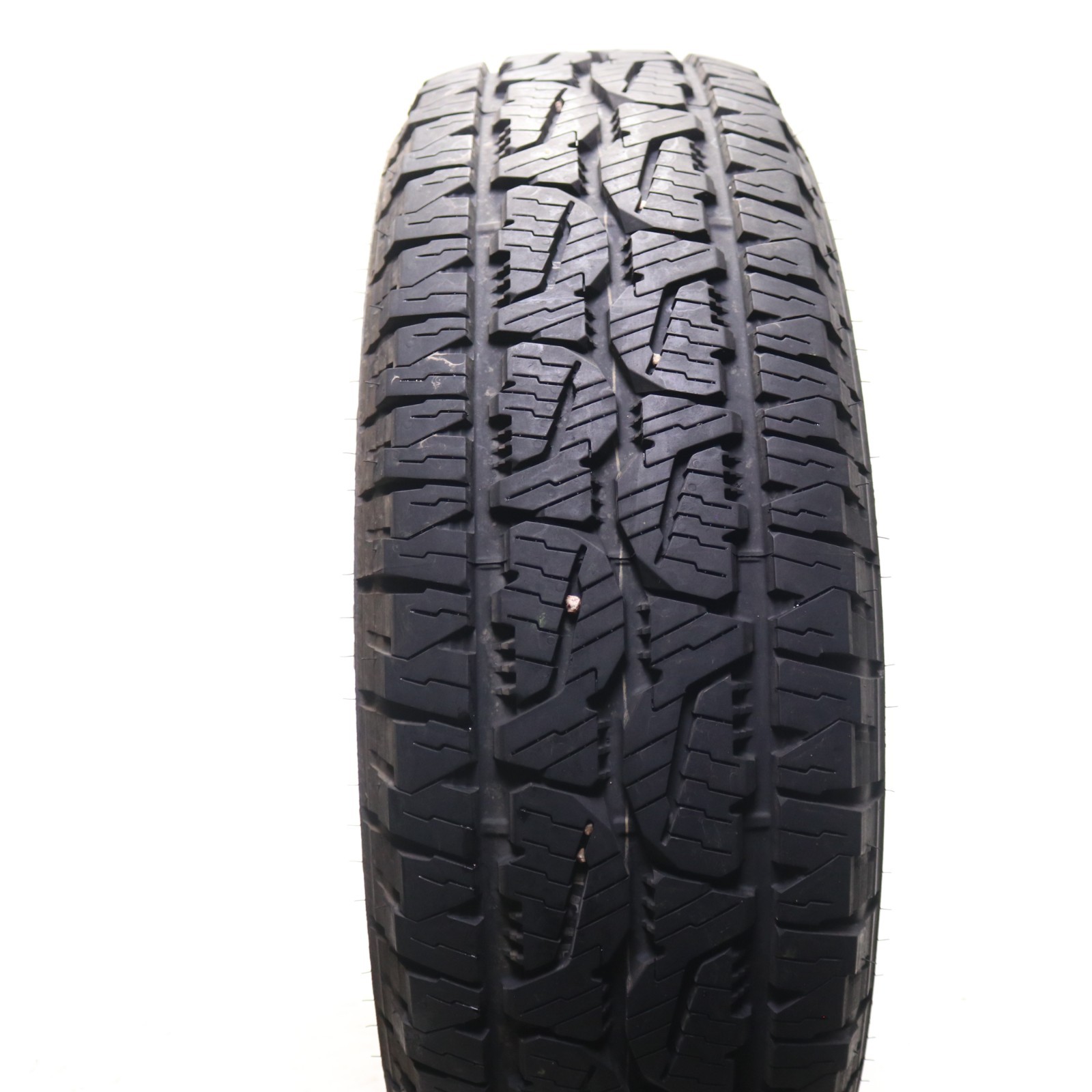 Used 255/70R18 Bridgestone Dueler A/T Revo 3 – 112T – 11/32