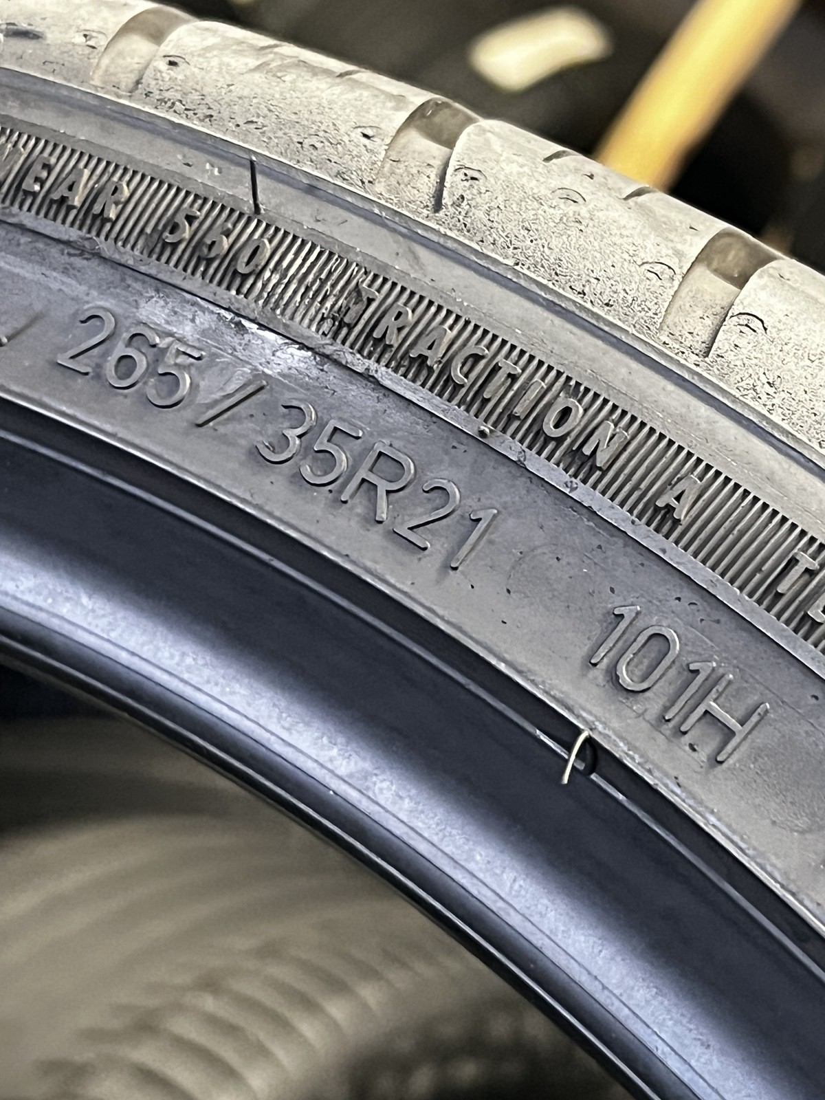 1 Tire Goodyear Eagle Sport AO SoundComfort 265/35R21 101H DOT.0623 9.25/32