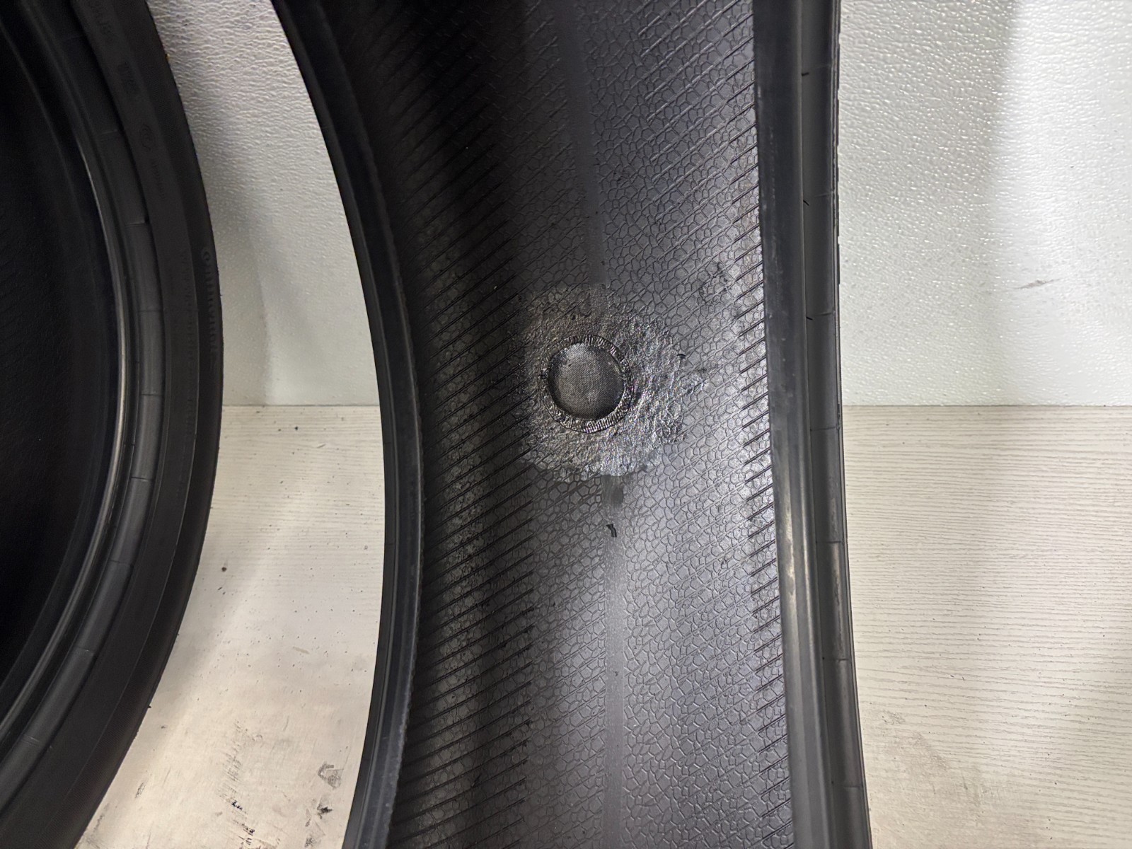 NO SHIPPING ONLY LOCAL PICK Set 4 Tires 255 45 20 Continental CrossContact Vol