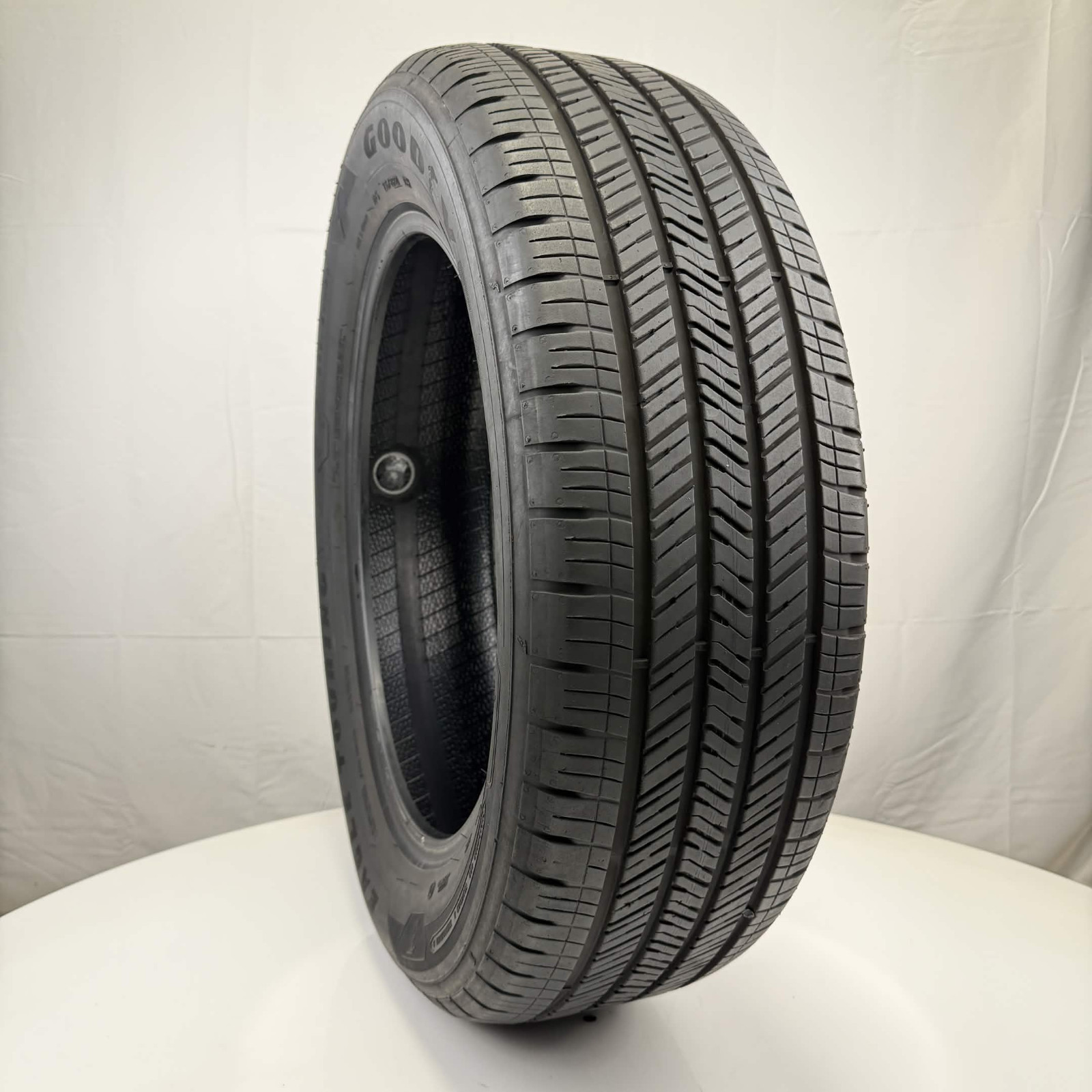 Used 235/60R20 Goodyear Eagle Touring 108H 8.5/32 (DOT 25)